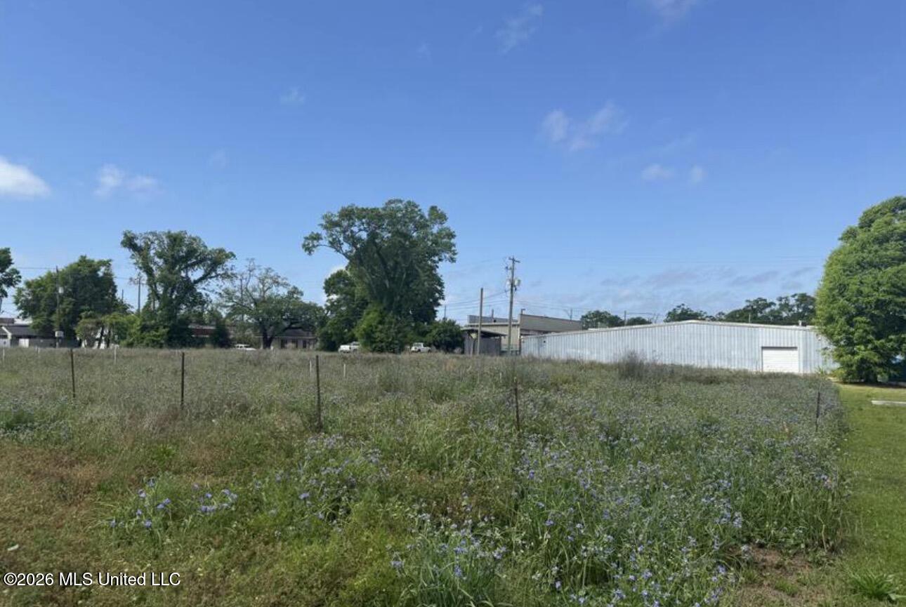 2301 24th Avenue Property Photo 3
