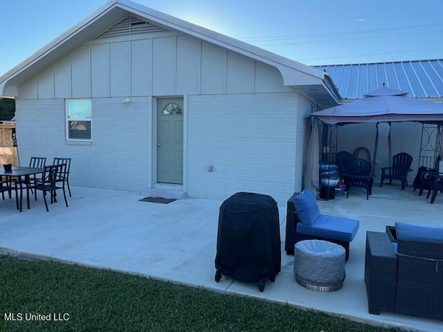216 White Harbor Road Property Photo 2