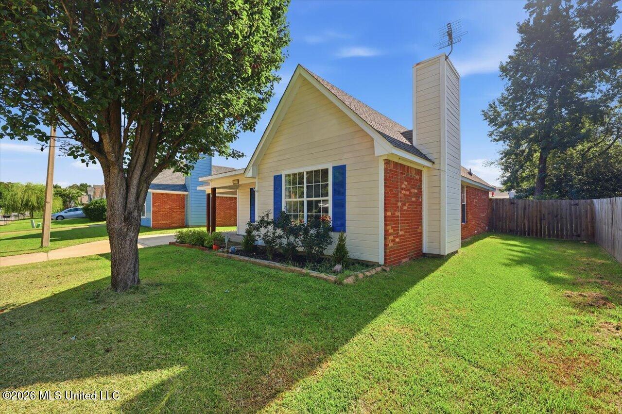 330 Audubon Circle Property Photo 2