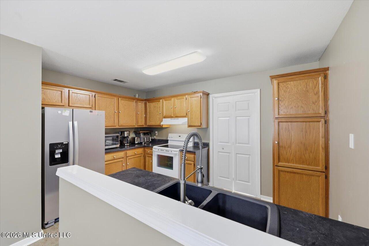 330 Audubon Circle Property Photo 9