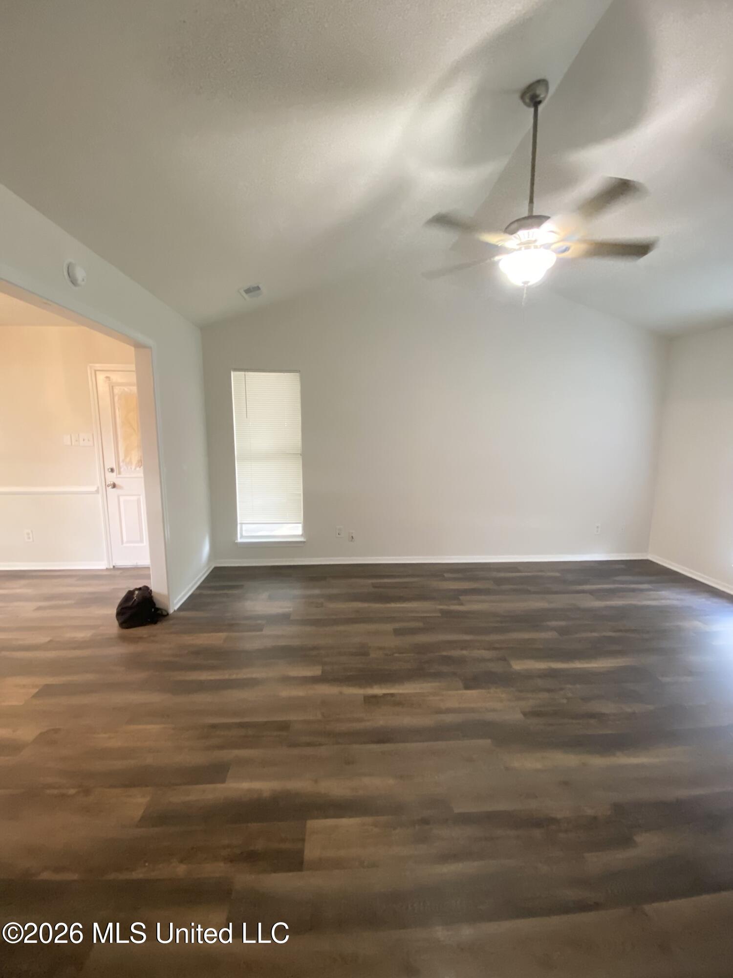 3565 Shadow Oaks Parkway Property Photo 3