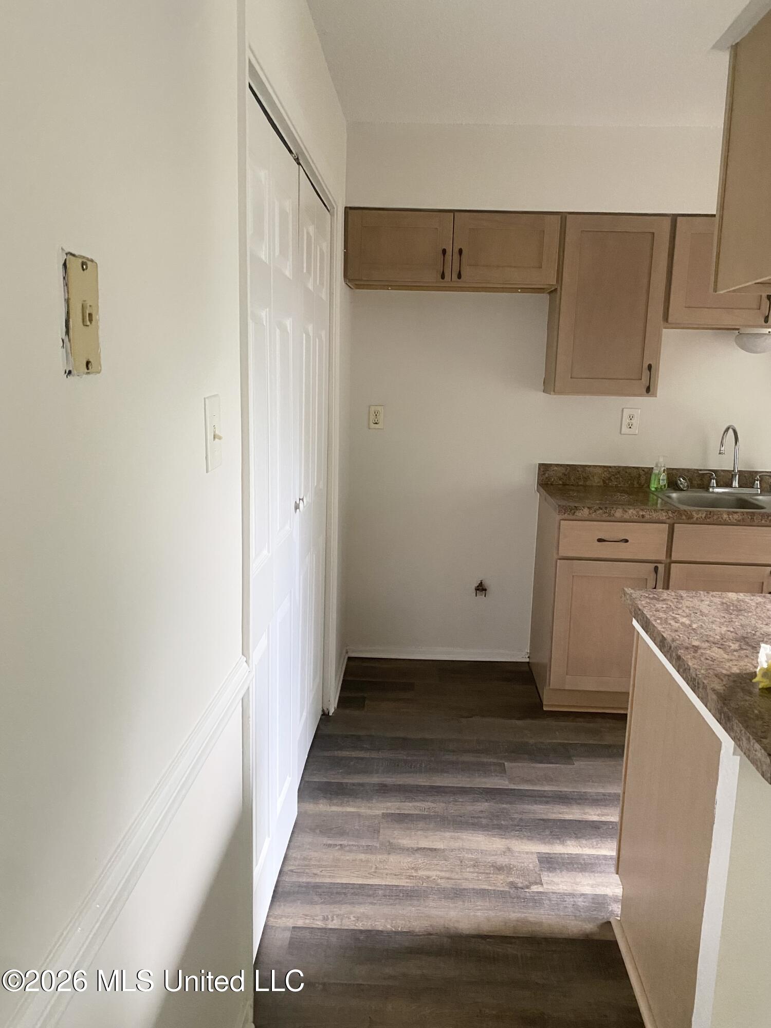 3565 Shadow Oaks Parkway Property Photo 8