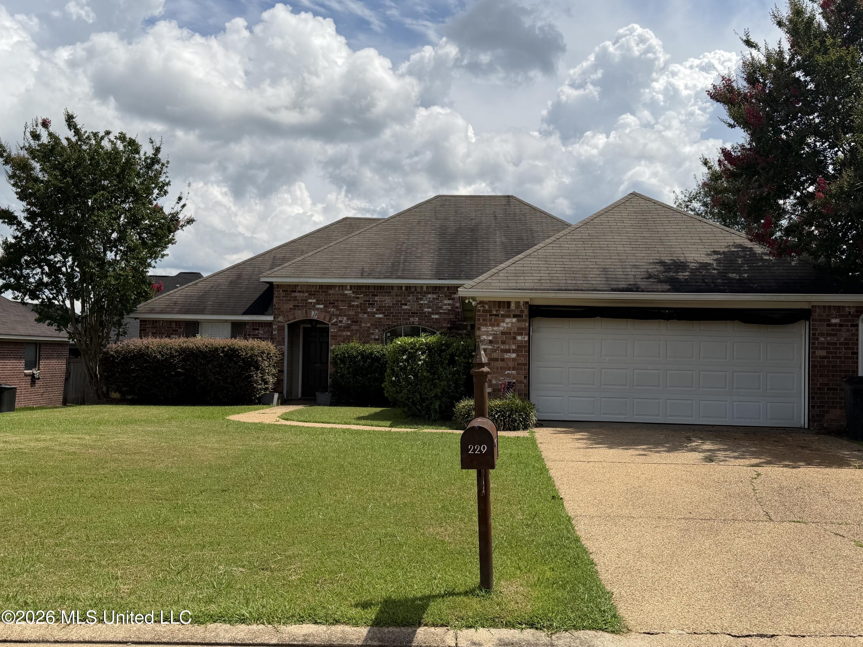 229 Camelot Way Property Photo 1