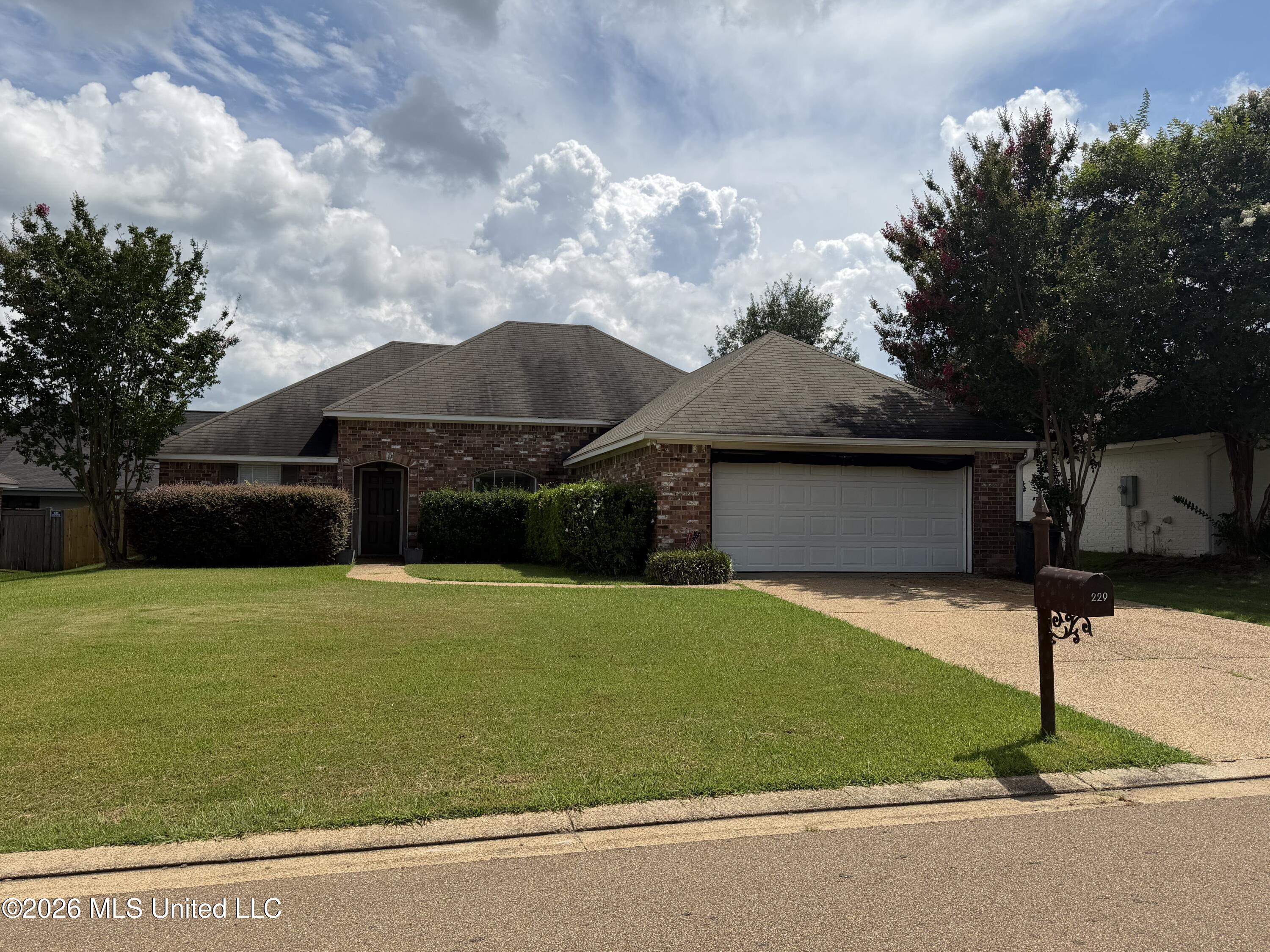 229 Camelot Way Property Photo 3