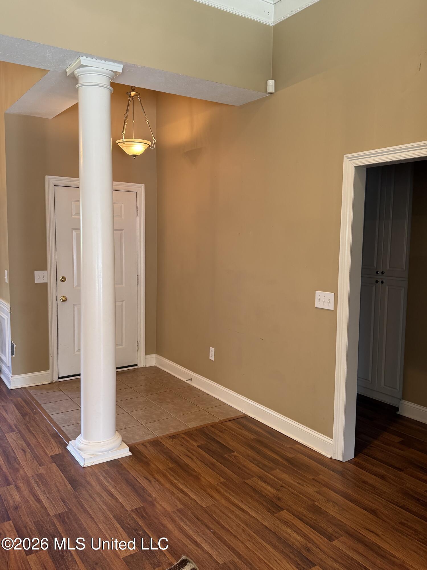 229 Camelot Way Property Photo 4