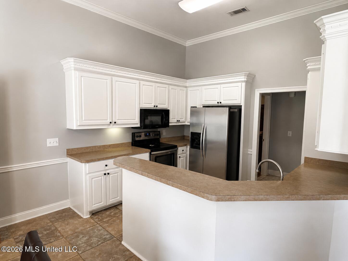 229 Camelot Way Property Photo 5