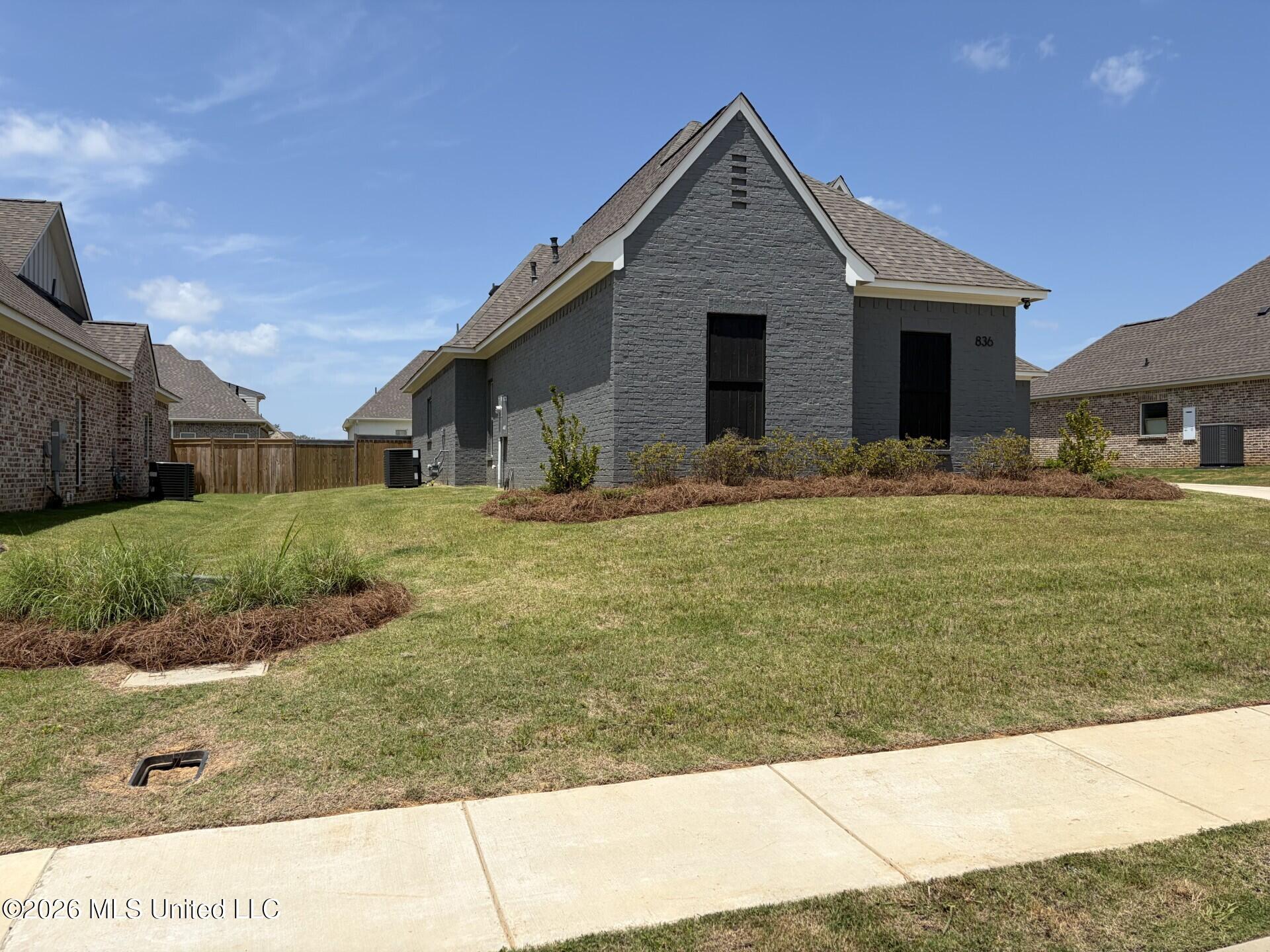 836 Glenwild Circle Property Photo 3