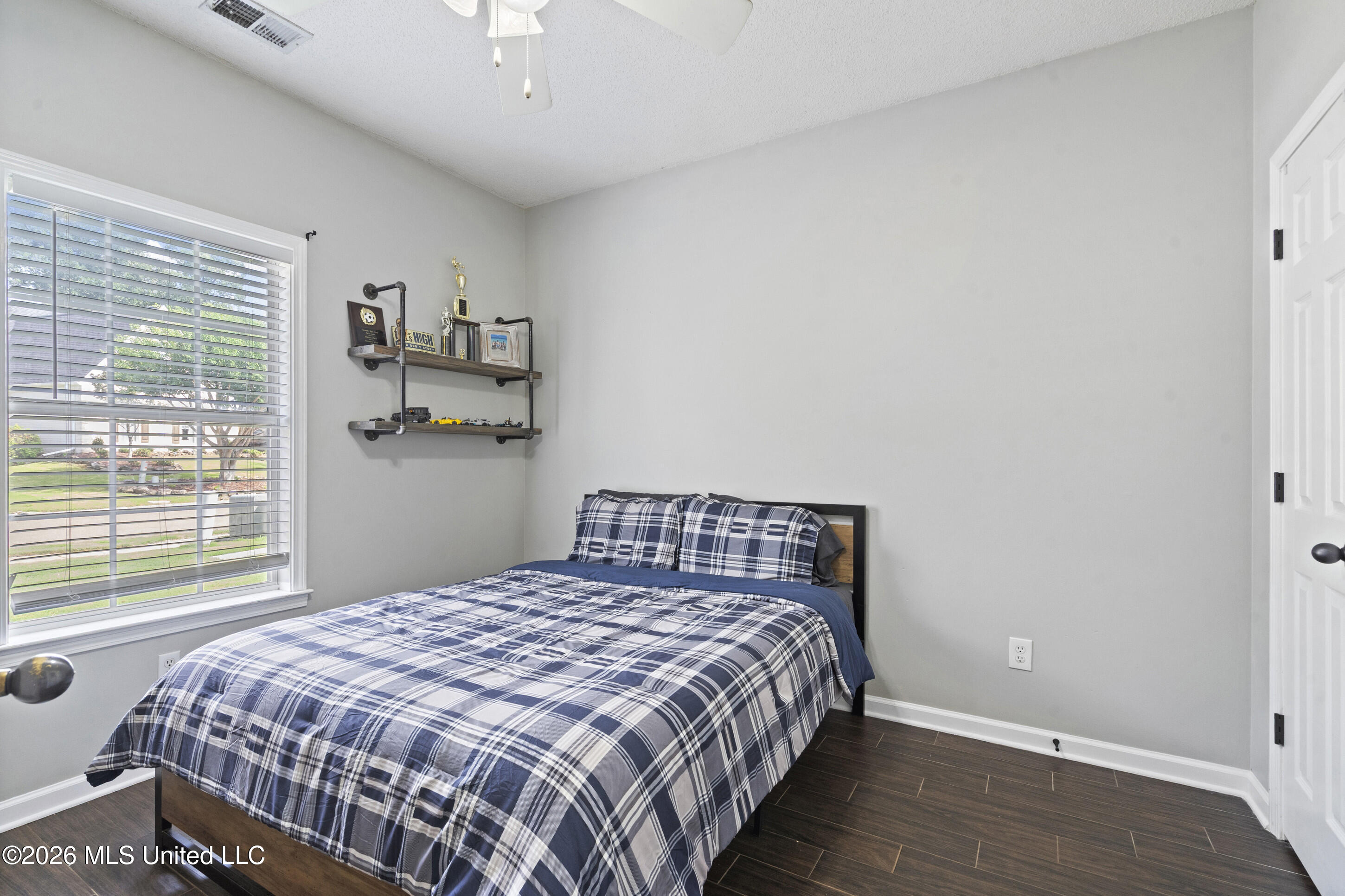1211 E Cross Creek Drive Property Photo 20