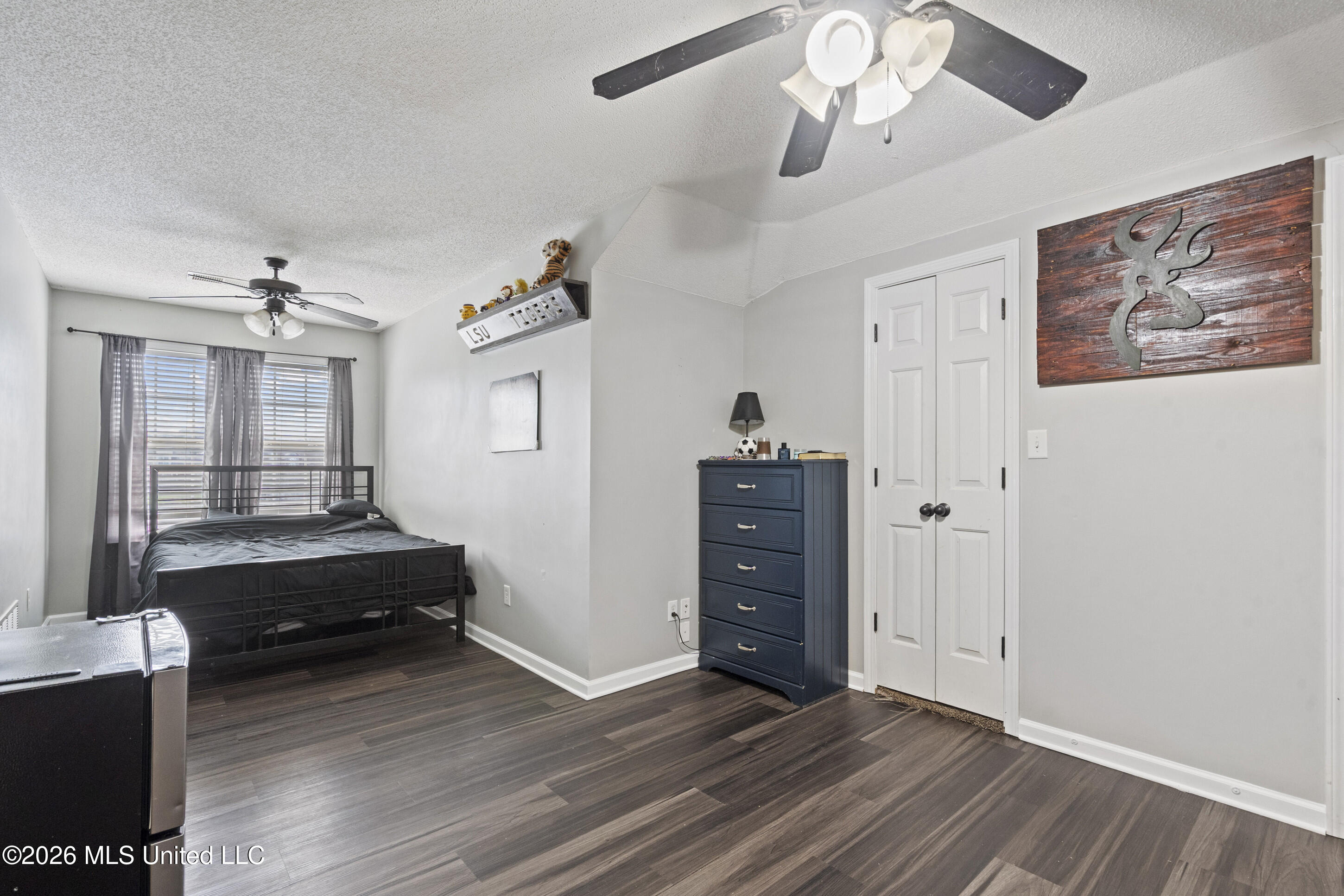 1211 E Cross Creek Drive Property Photo 24