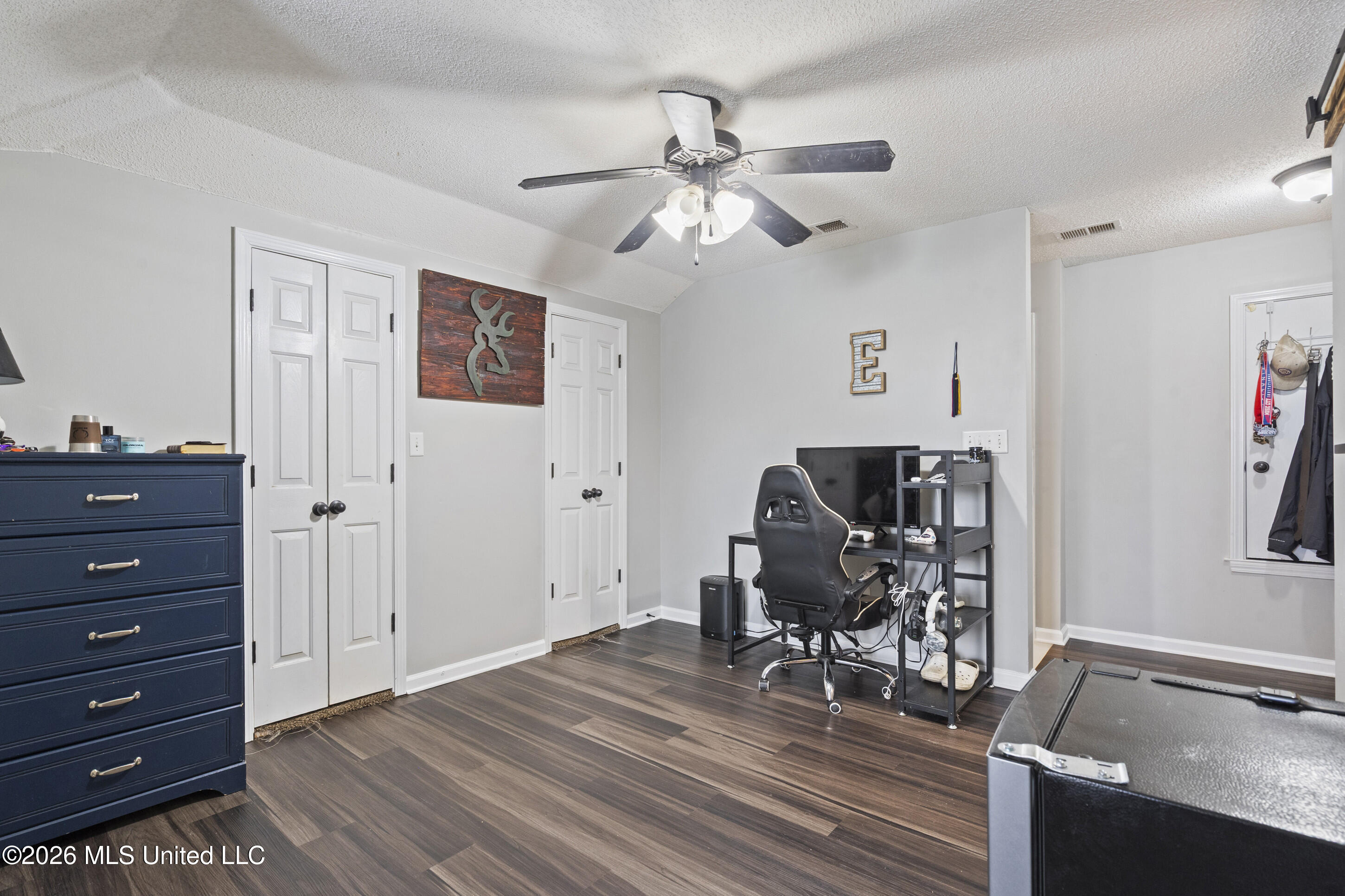 1211 E Cross Creek Drive Property Photo 25