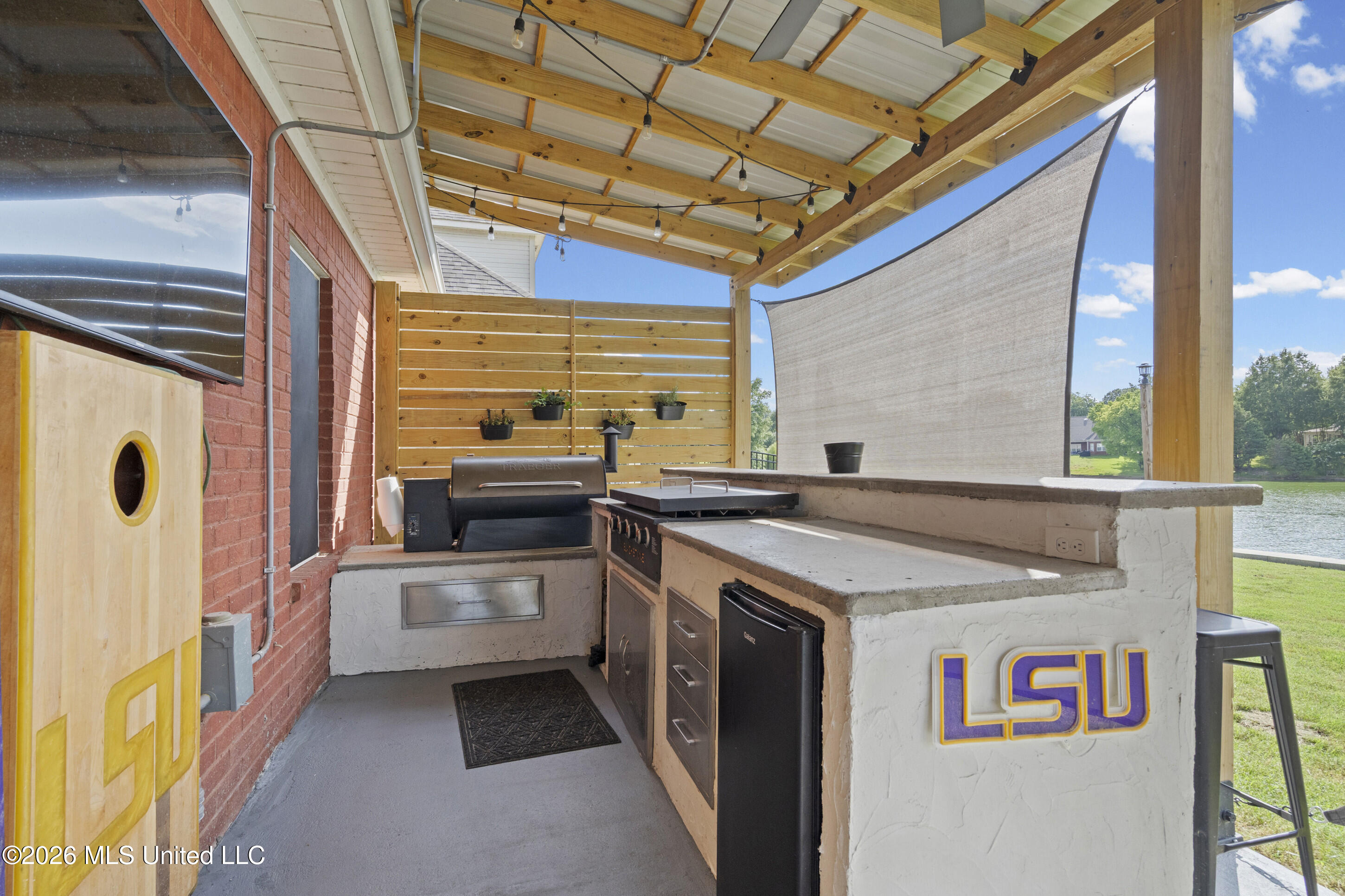1211 E Cross Creek Drive Property Photo 29