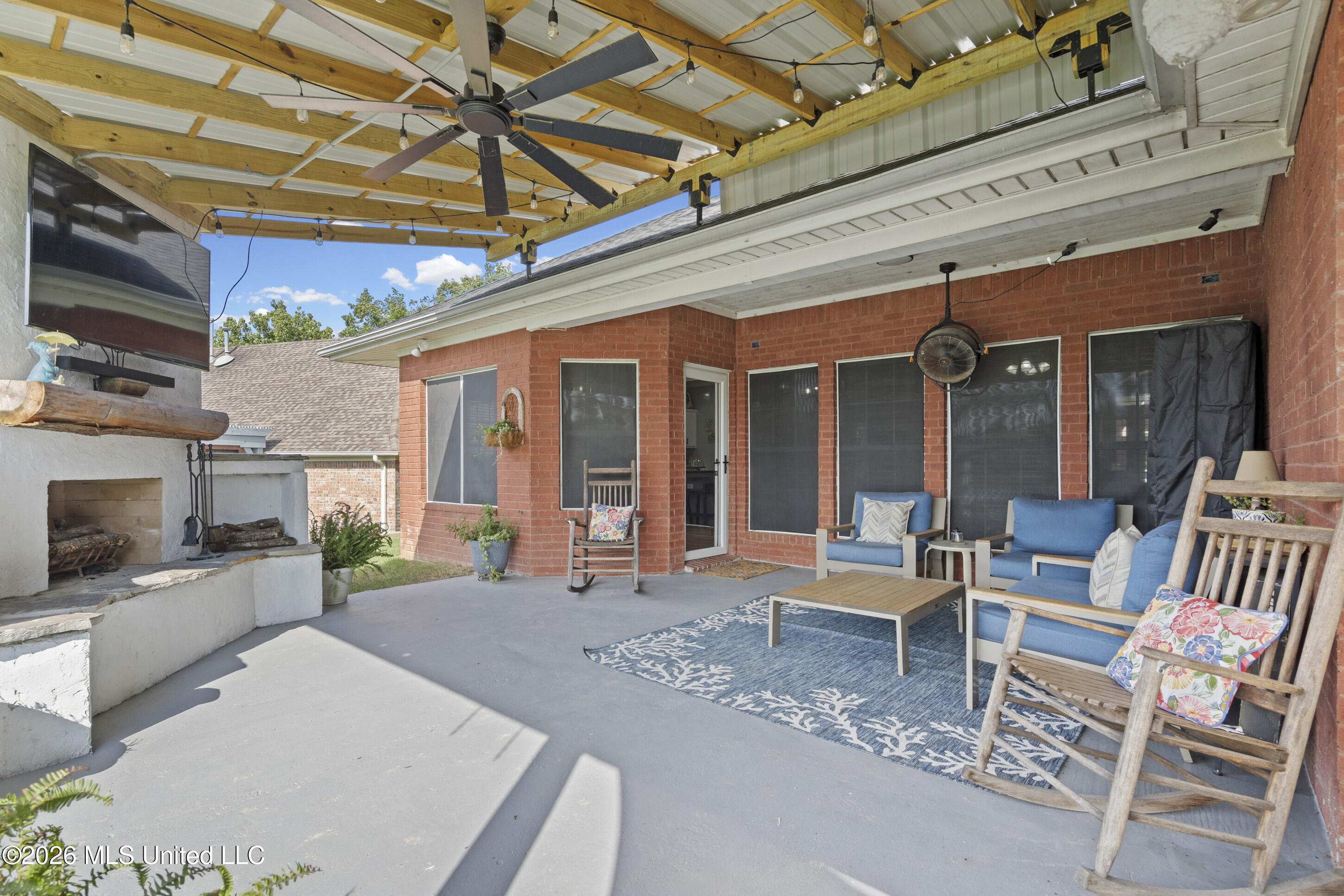1211 E Cross Creek Drive Property Photo 30