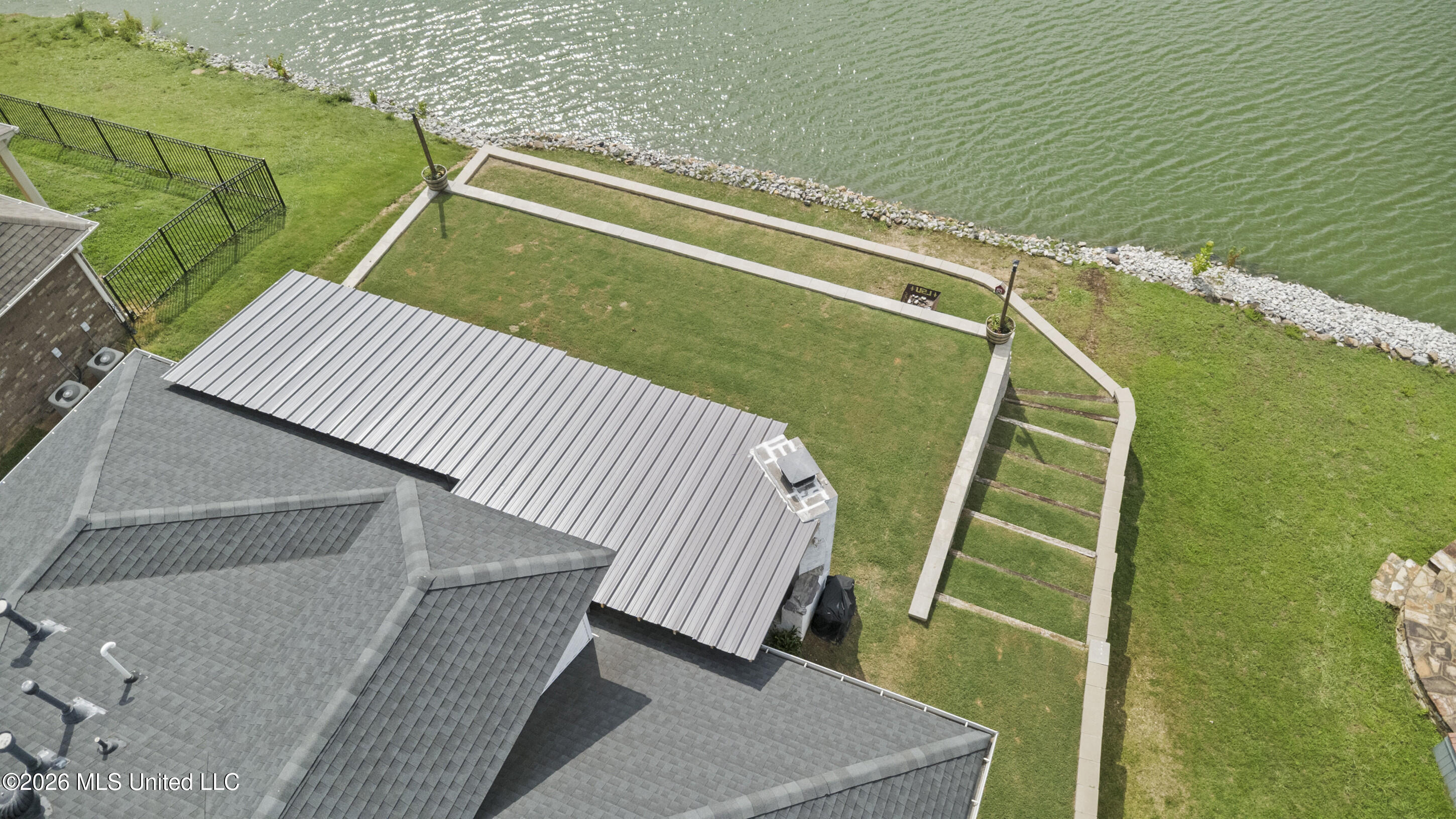 1211 E Cross Creek Drive Property Photo 38