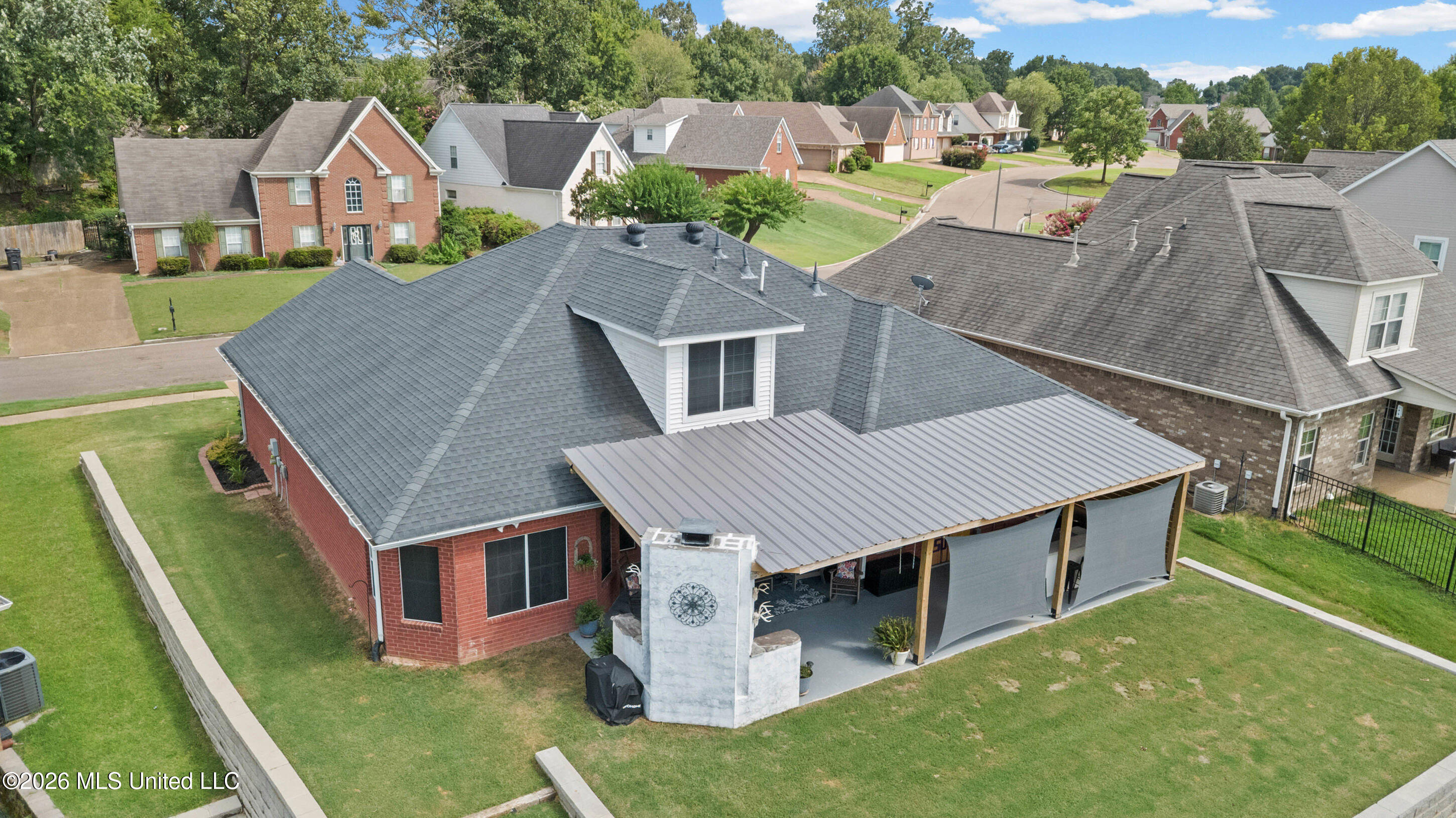 1211 E Cross Creek Drive Property Photo 39