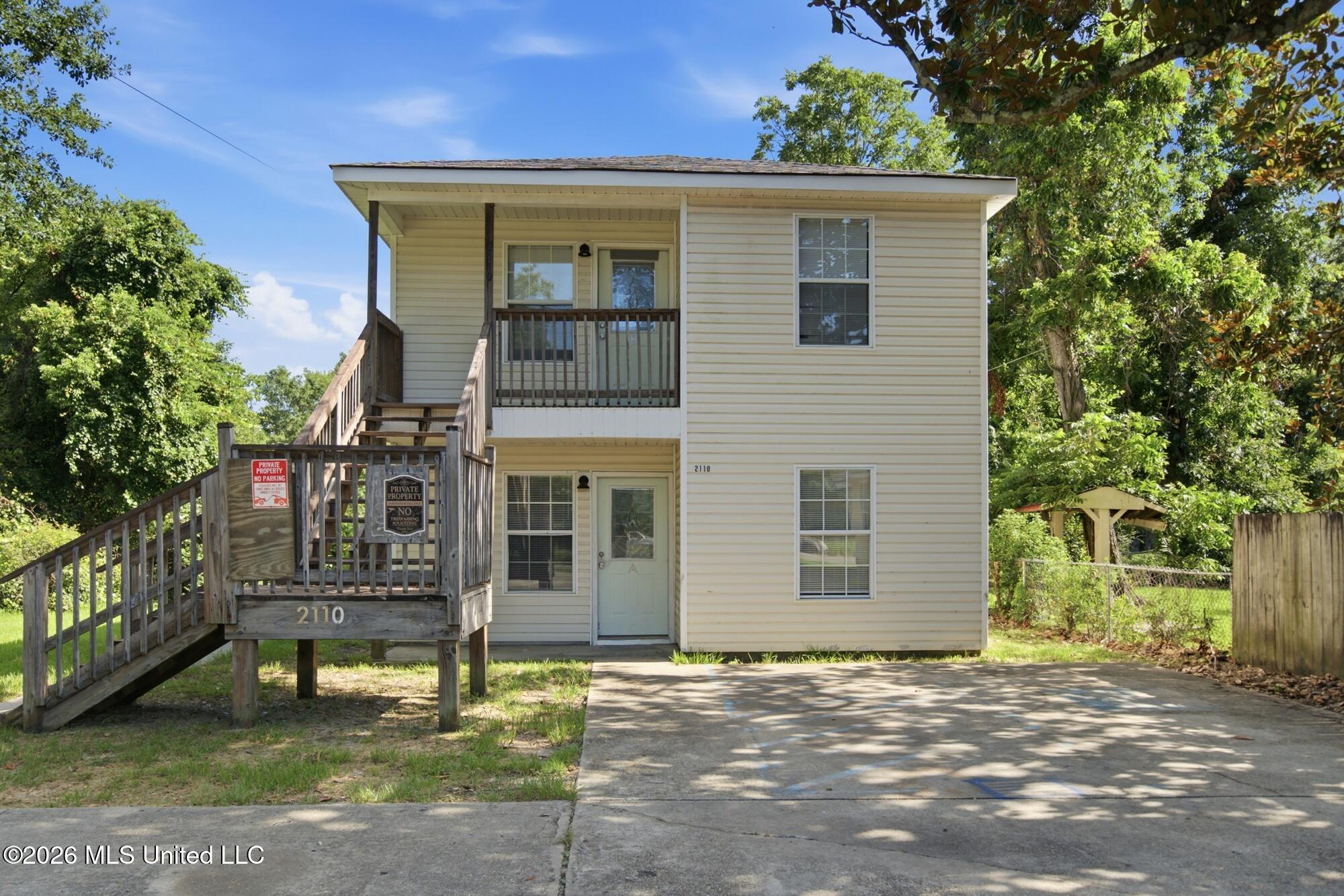 2110 30th Street Property Photo 1