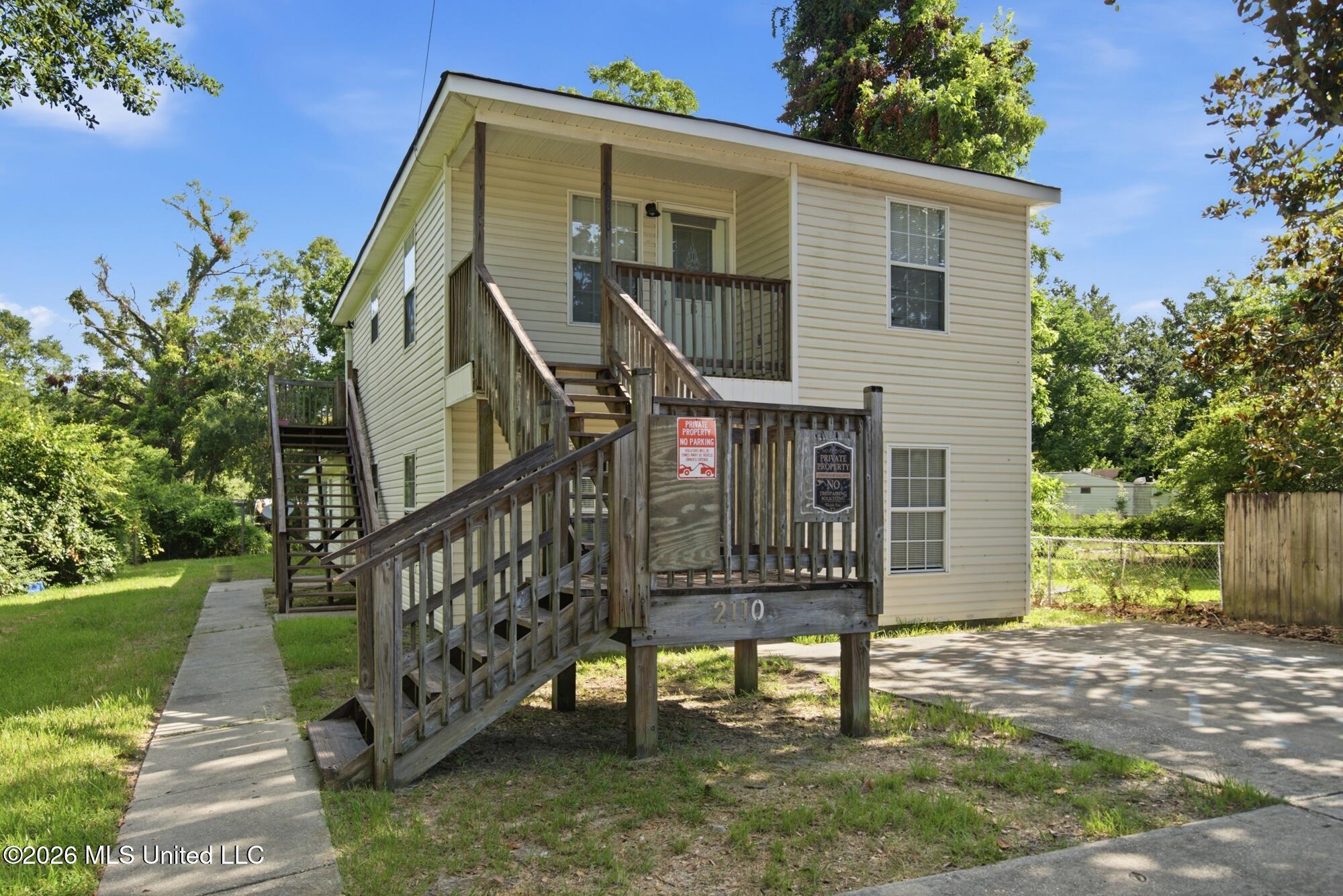 2110 30th Street Property Photo 2