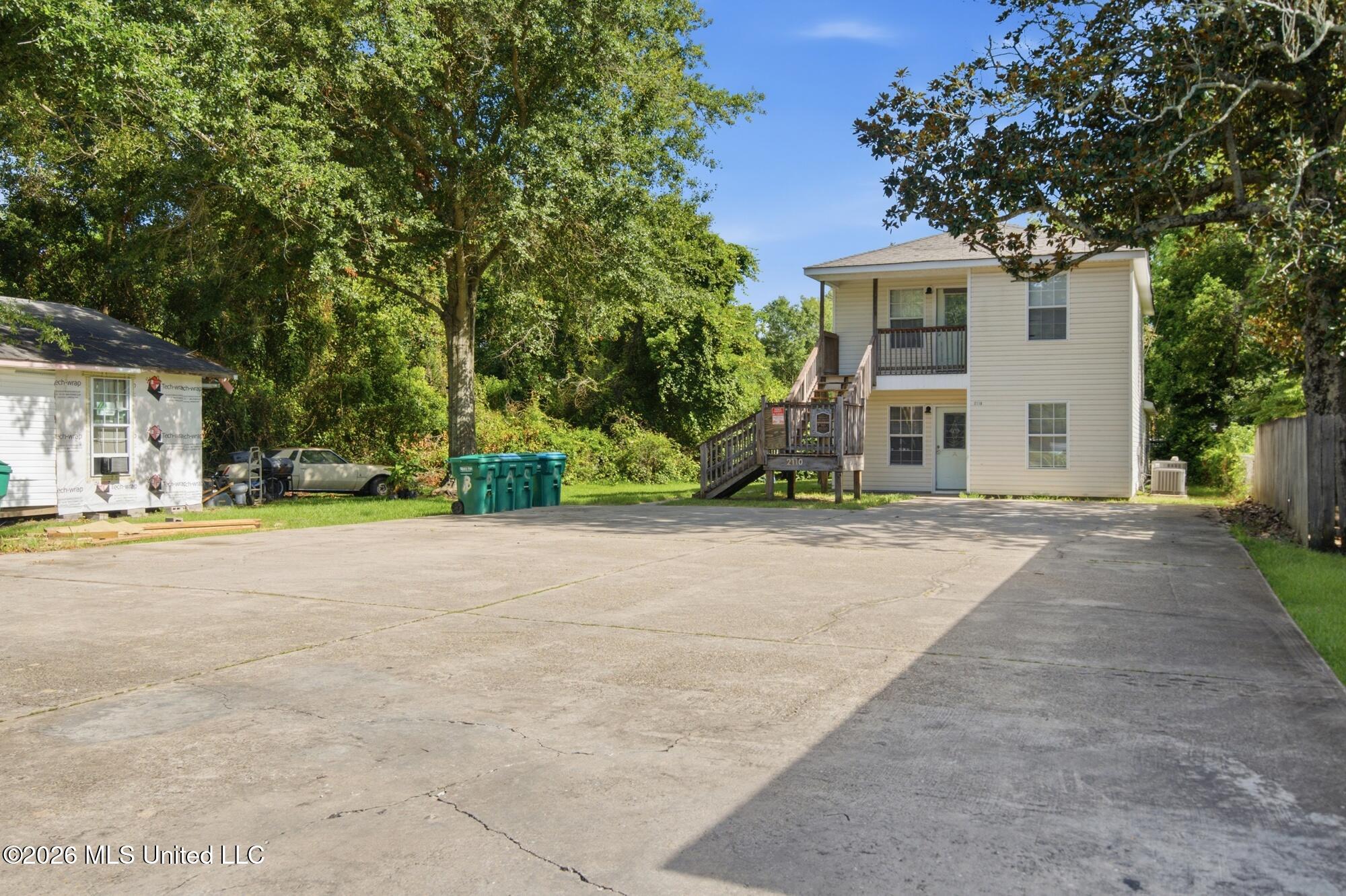 2110 30th Street Property Photo 3