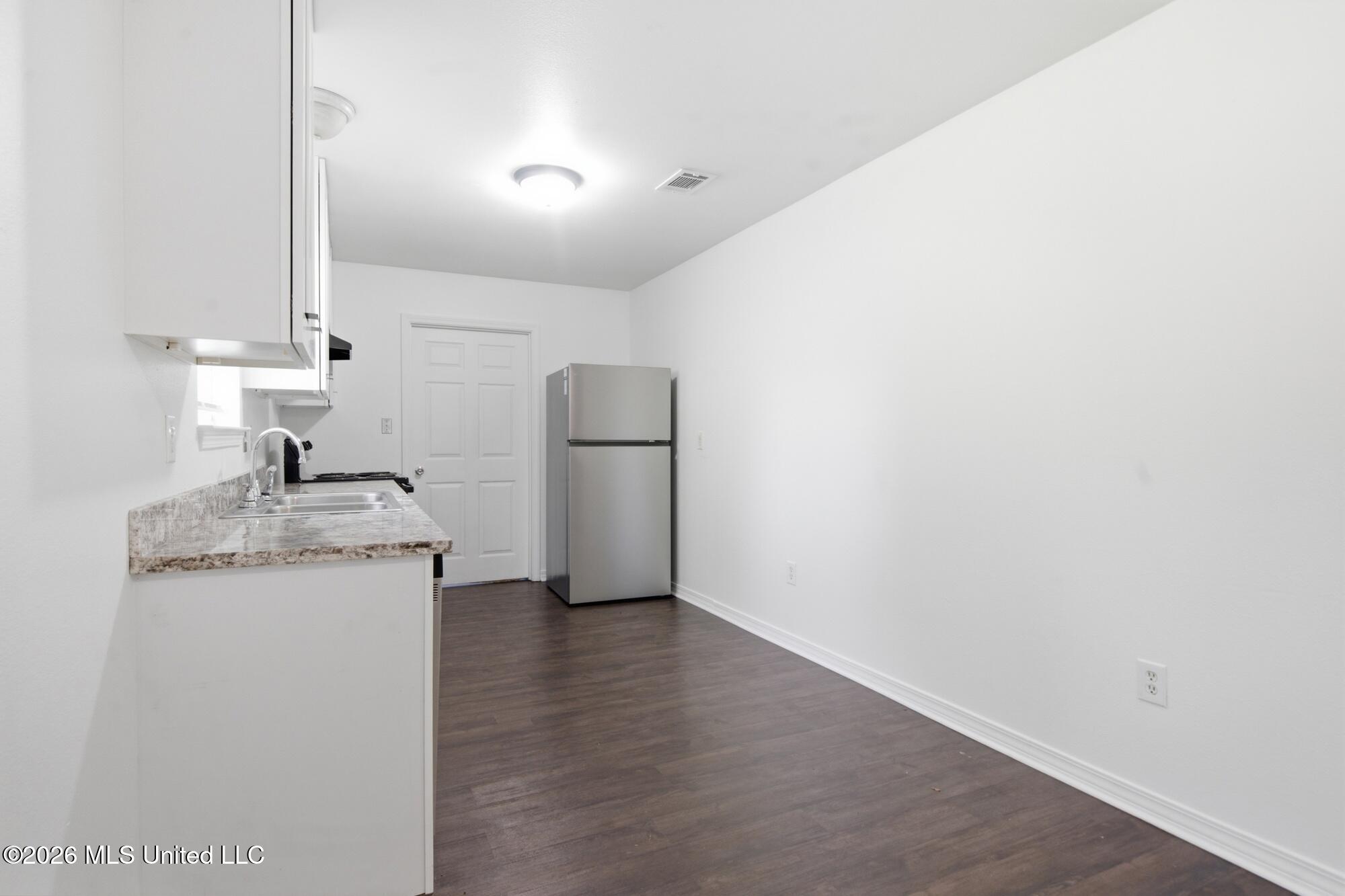 2110 30th Street Property Photo 7