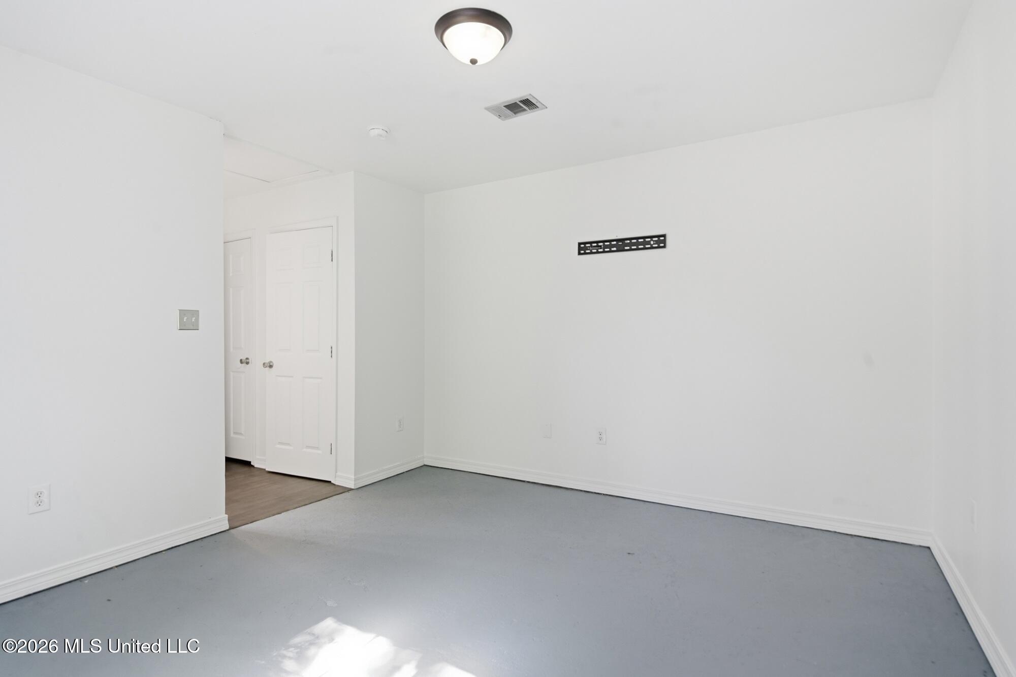 2110 30th Street Property Photo 13
