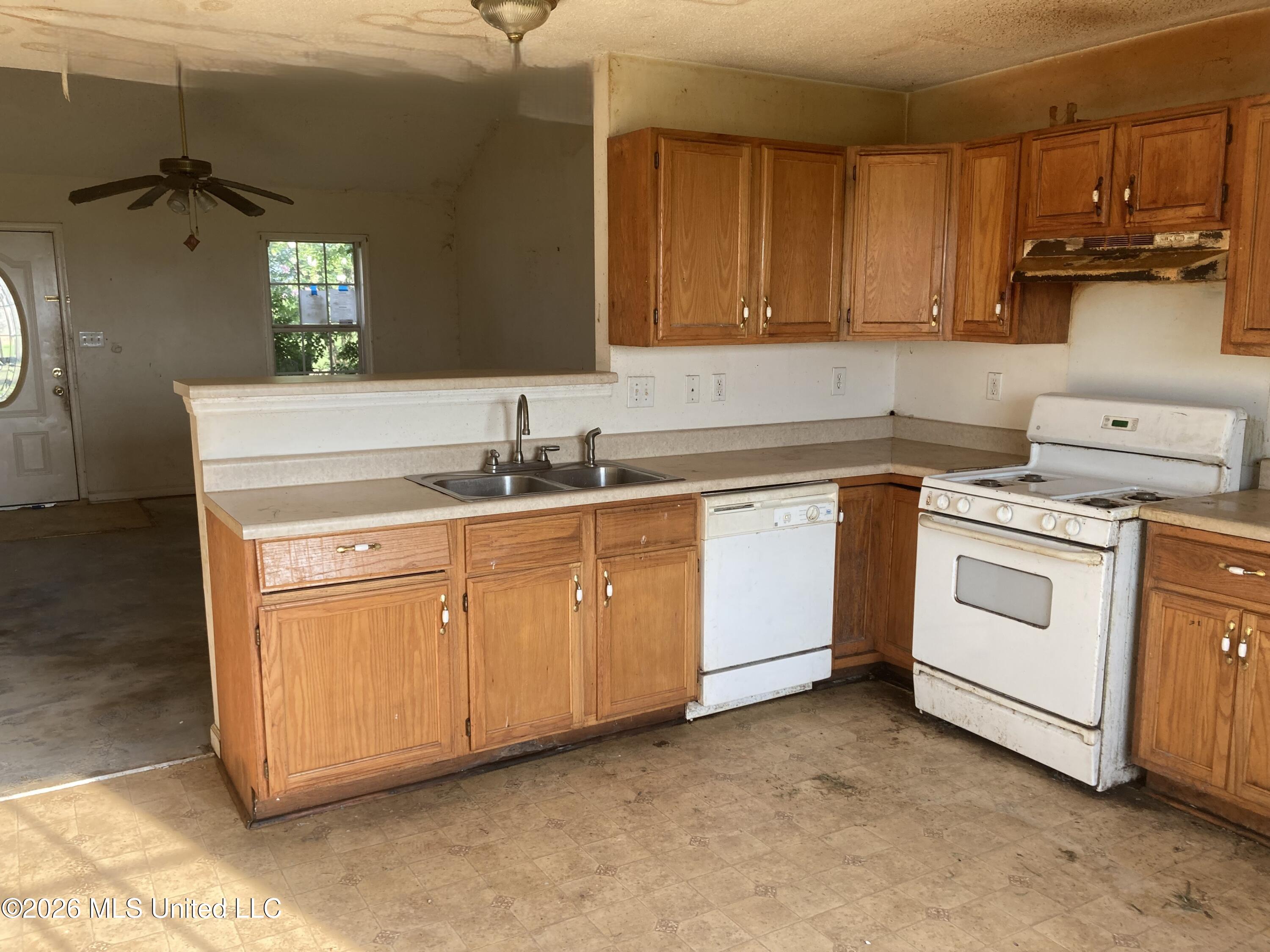 1104 Clover Leaf Circle Property Photo 12