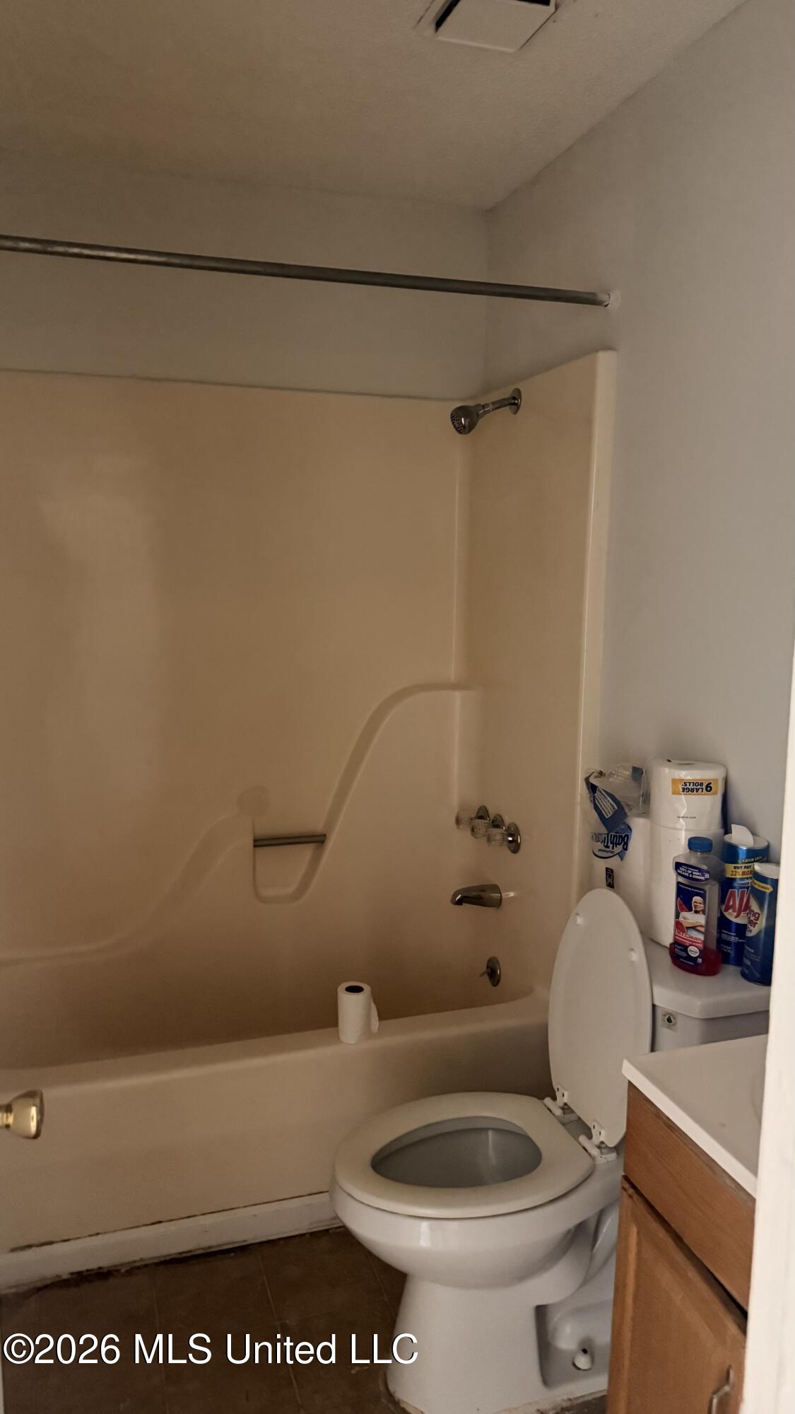 1513 L R L Road Property Photo 7