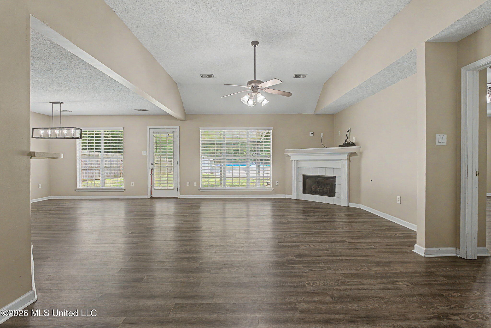 7673 Delta Lakes Boulevard Property Photo 8