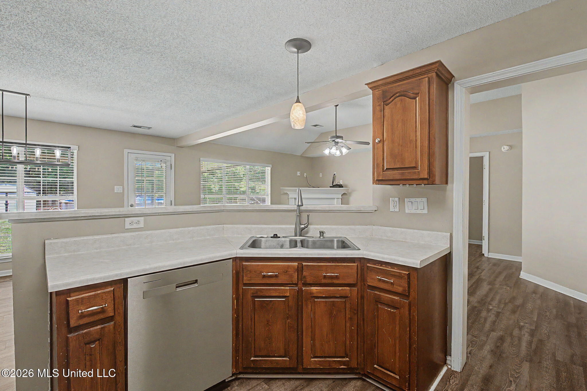 7673 Delta Lakes Boulevard Property Photo 11