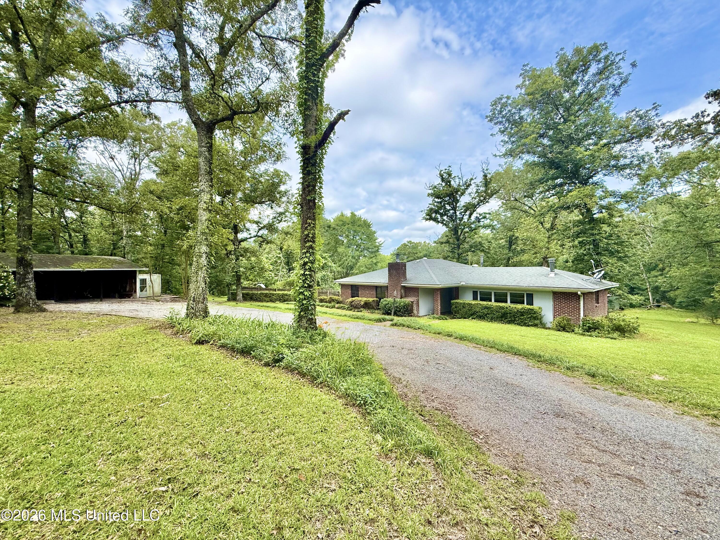 1019 Dry Grove Road Property Photo 3