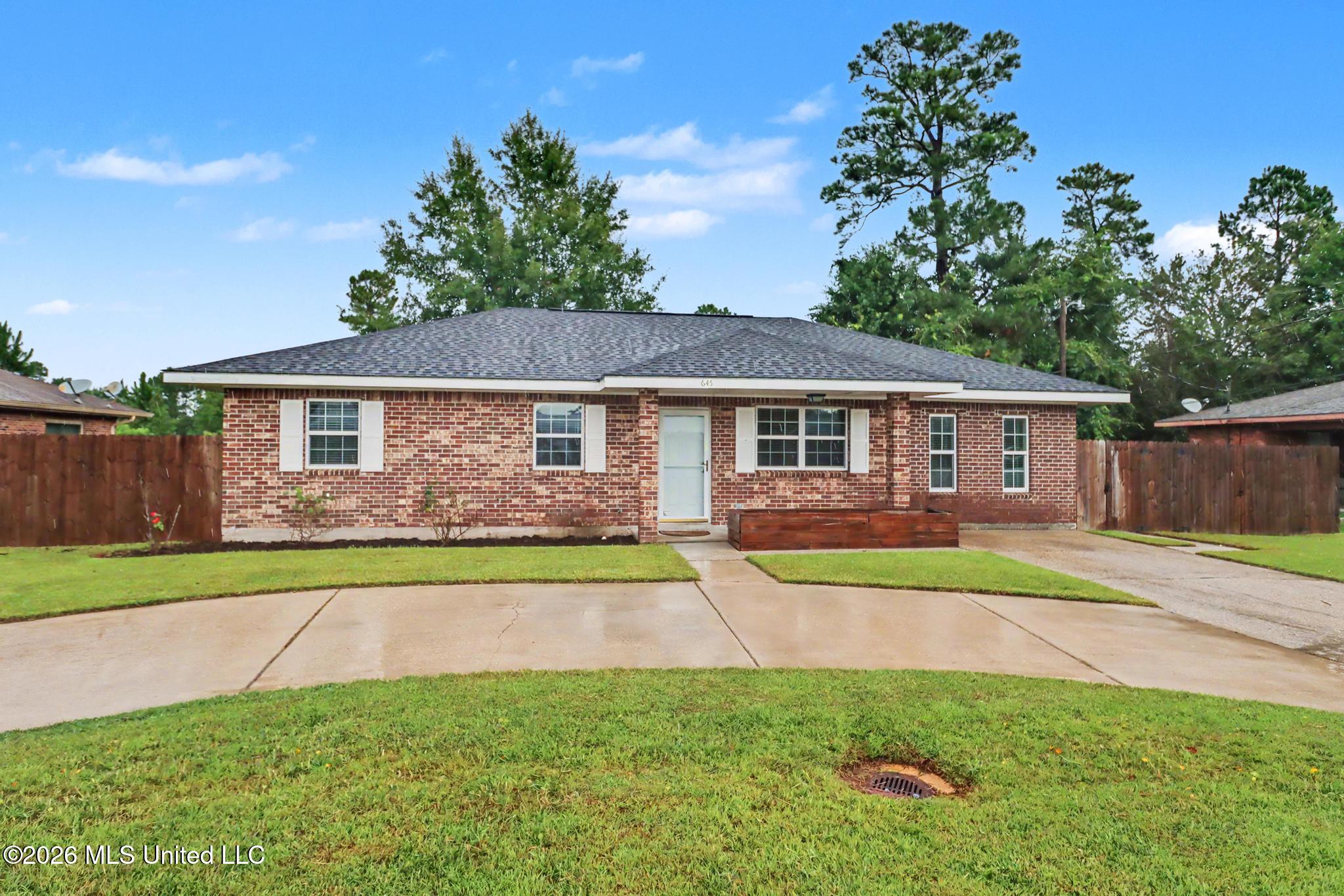 645 Union Street Property Photo 1