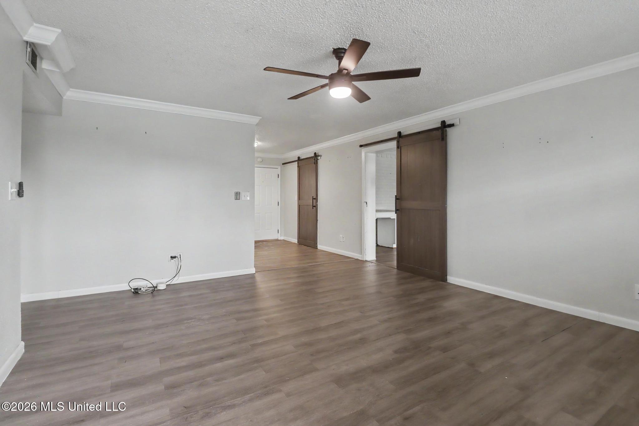 645 Union Street Property Photo 2