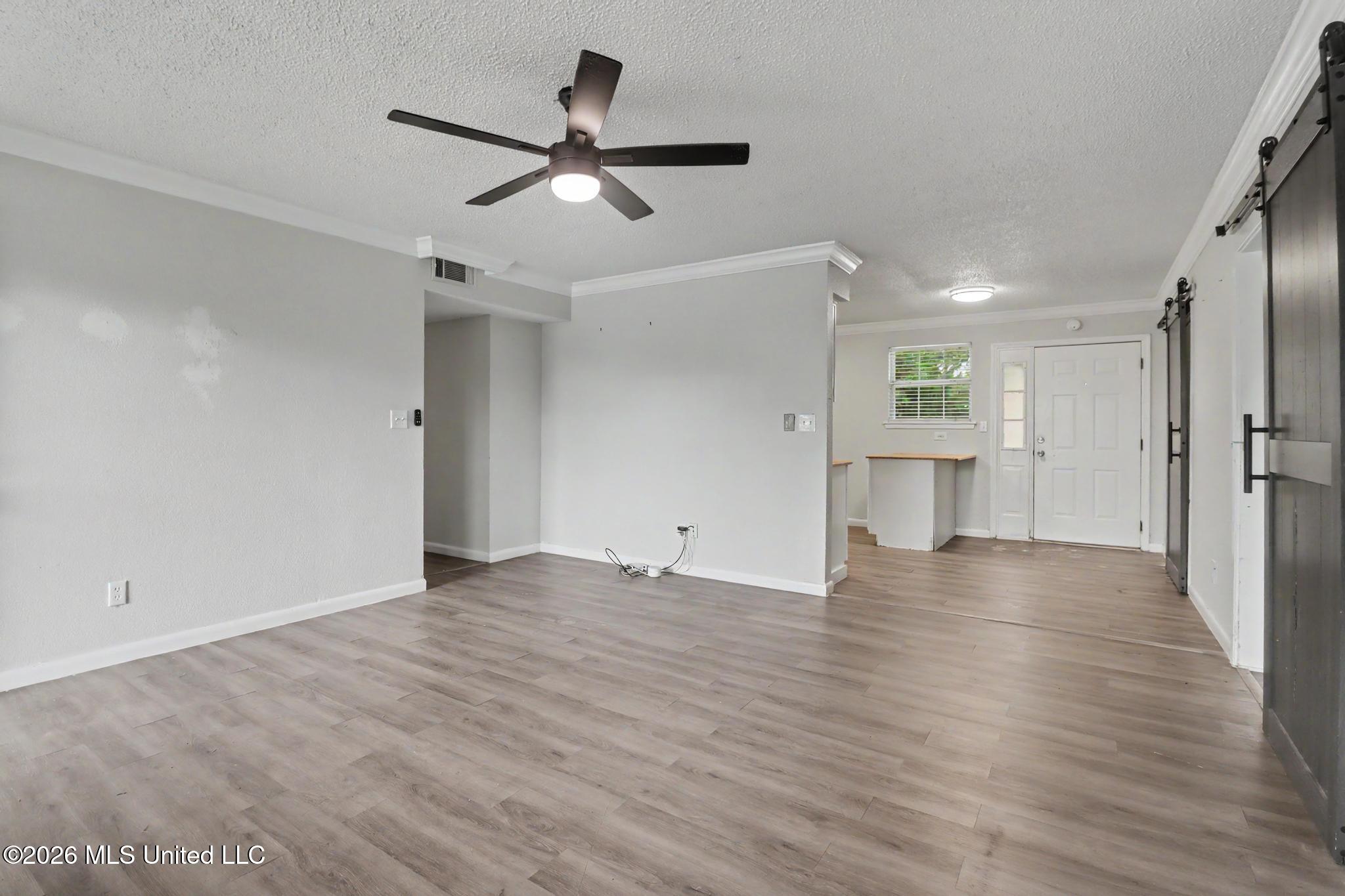 645 Union Street Property Photo 3