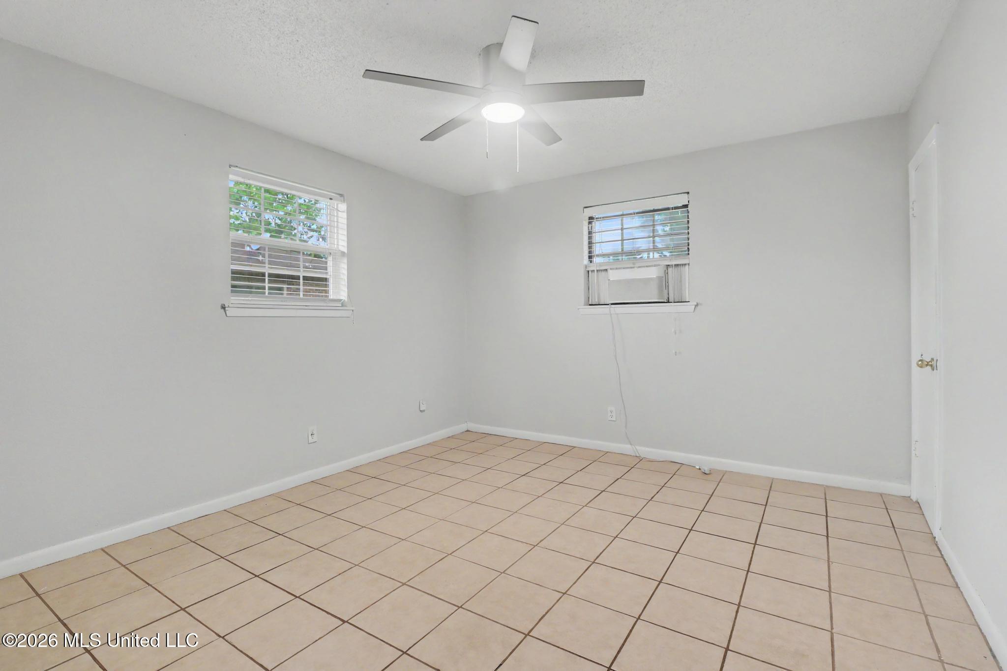 645 Union Street Property Photo 17