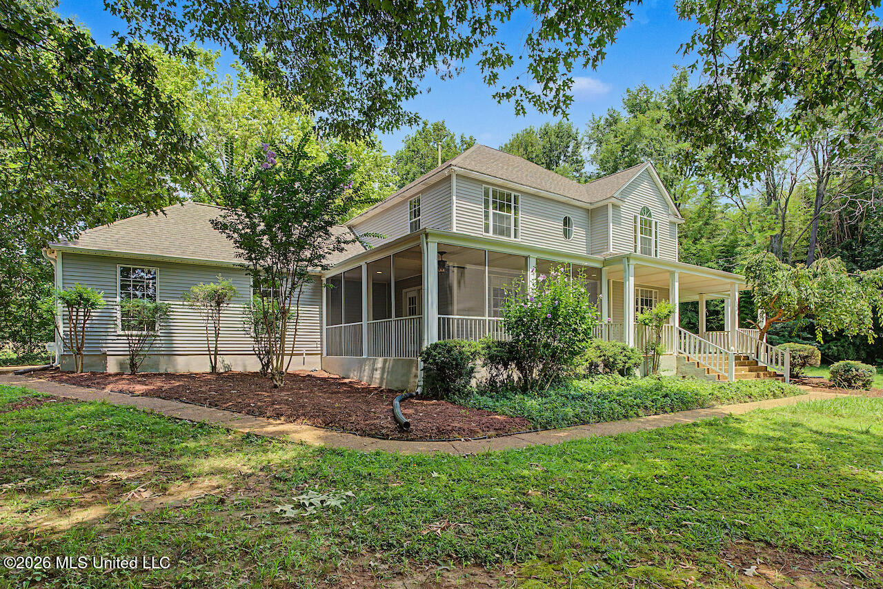 8200 Hunters Run Cove Property Photo 3