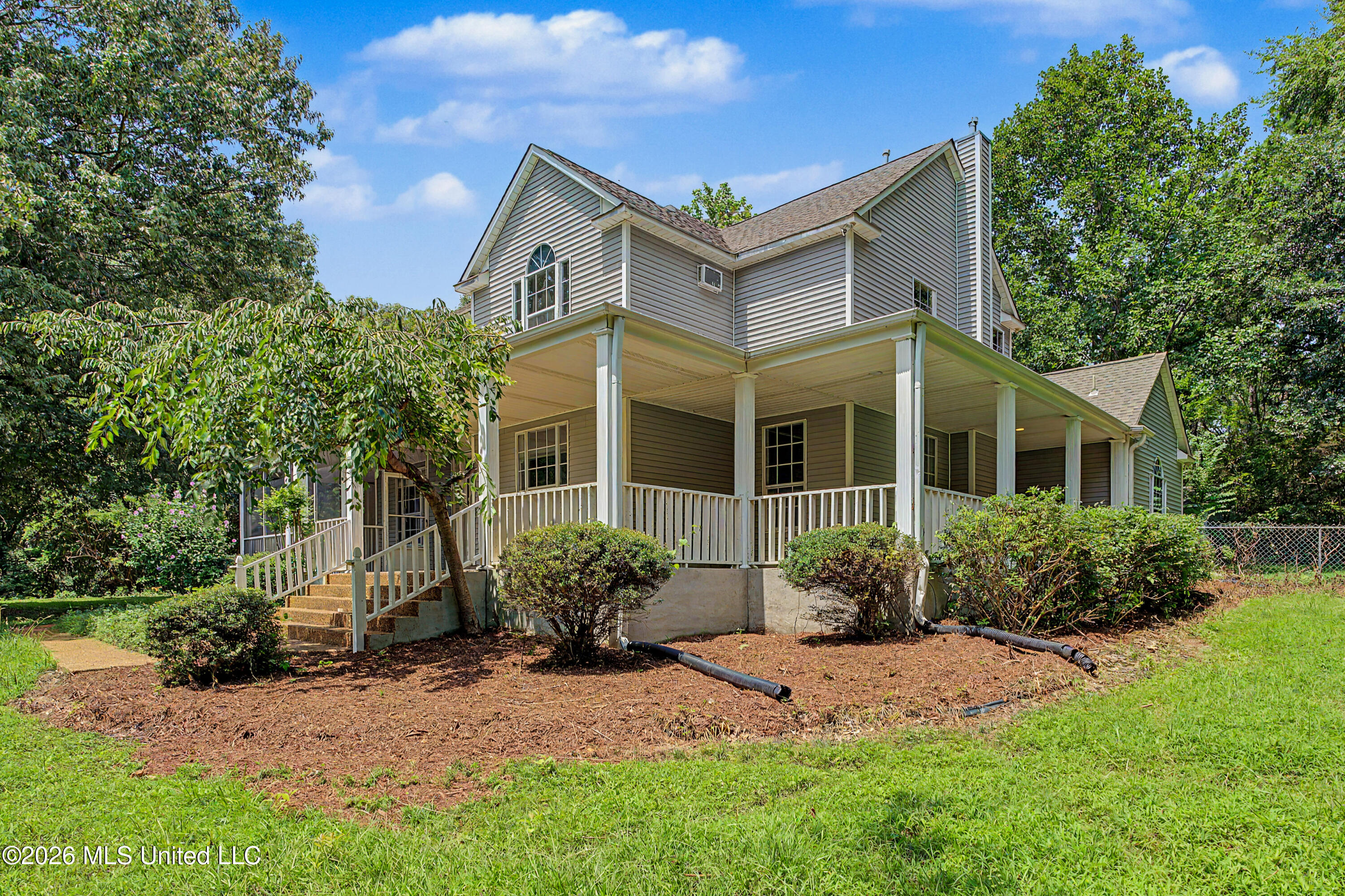 8200 Hunters Run Cove Property Photo 4