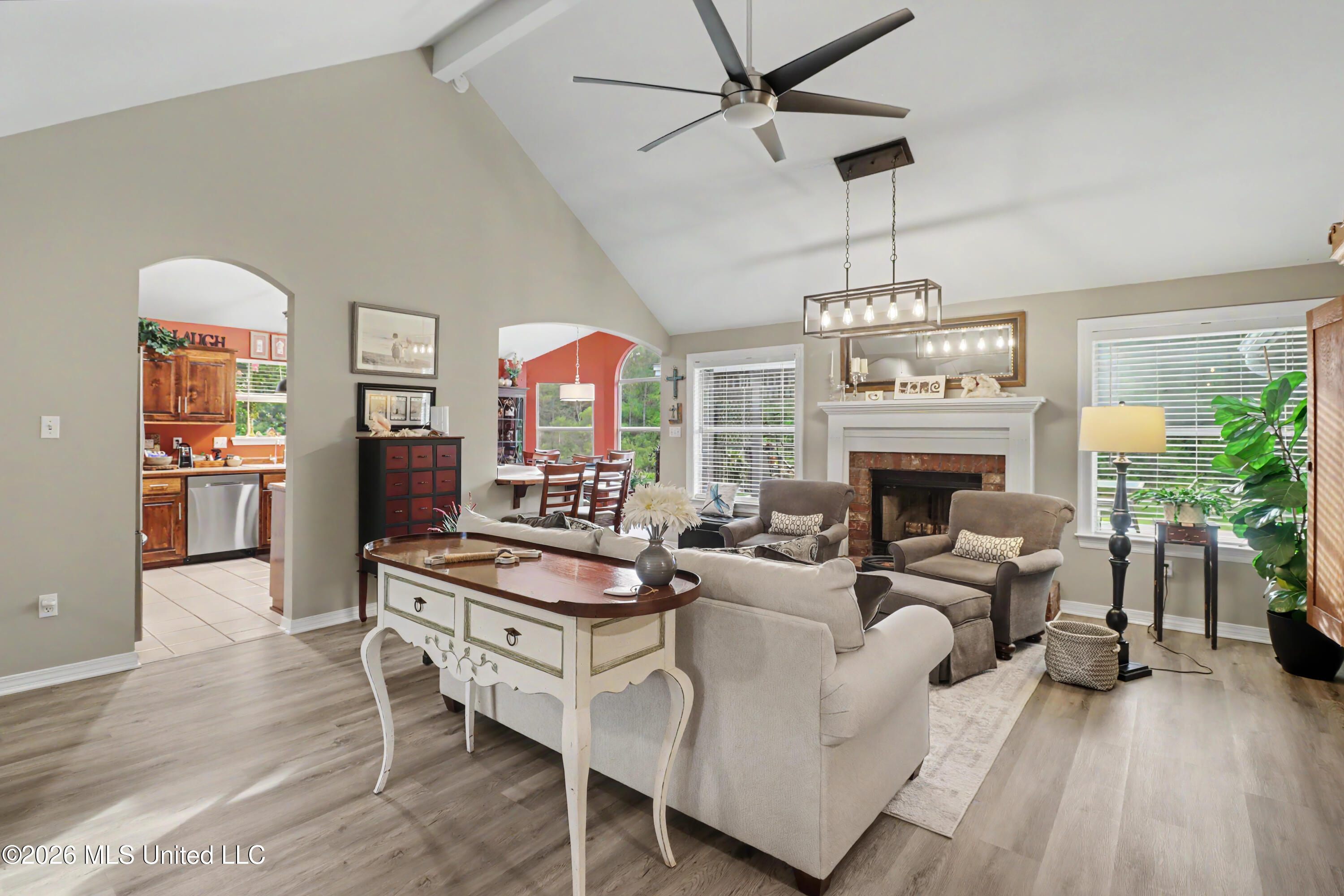 15385 Lakeview Court Property Photo 3