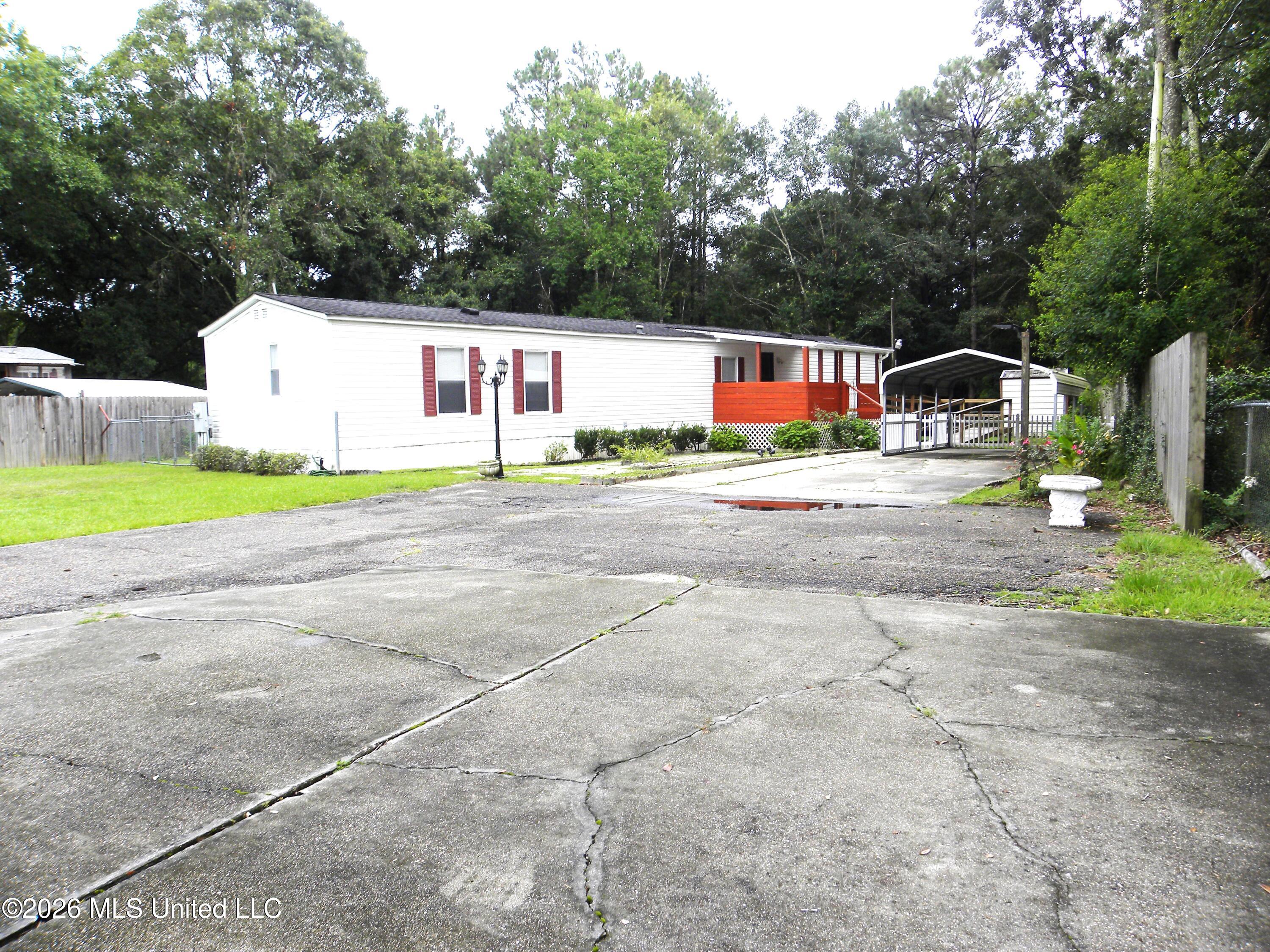 18265 Robin Oaks Drive Property Photo 1