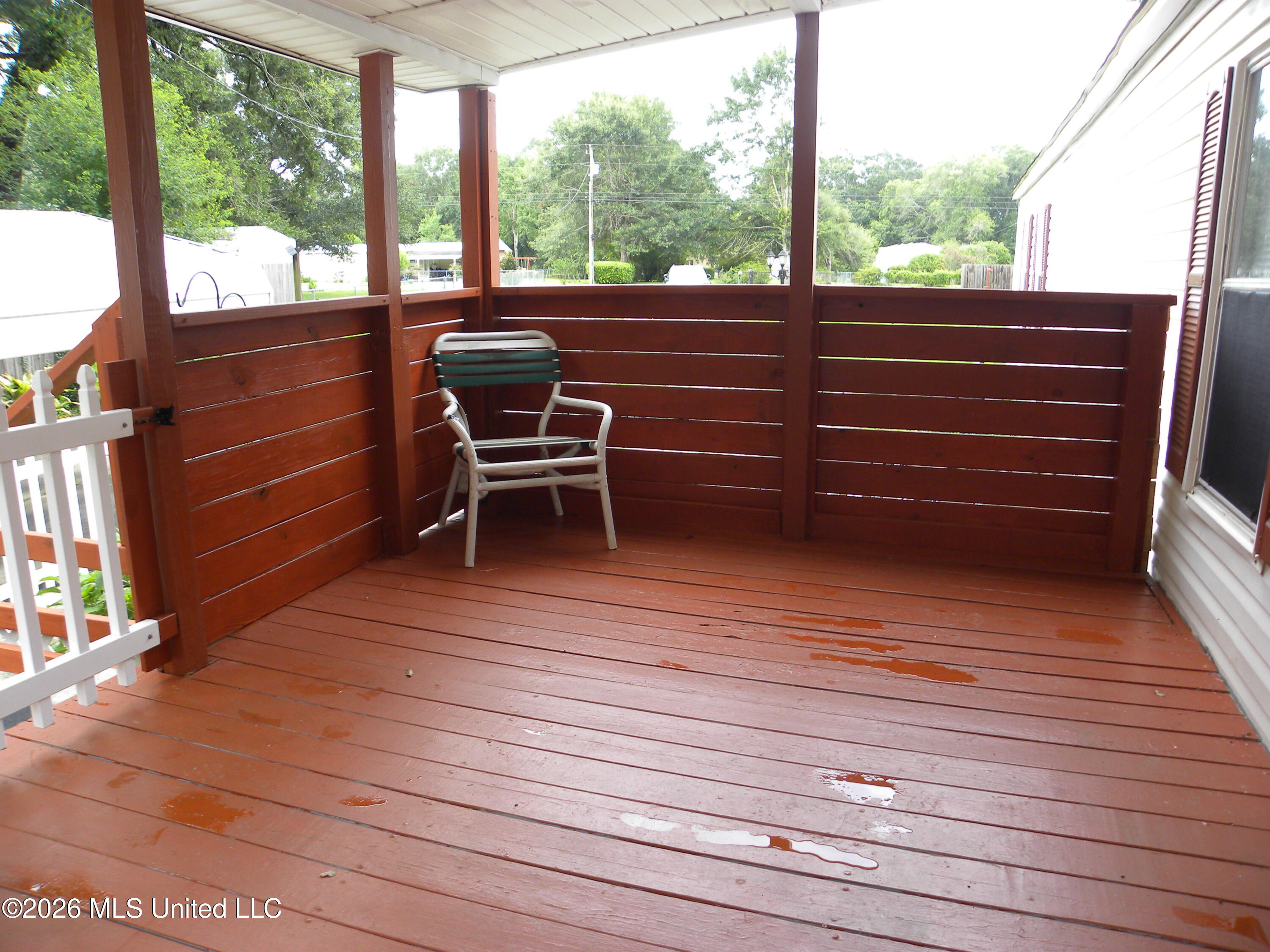 18265 Robin Oaks Drive Property Photo 7