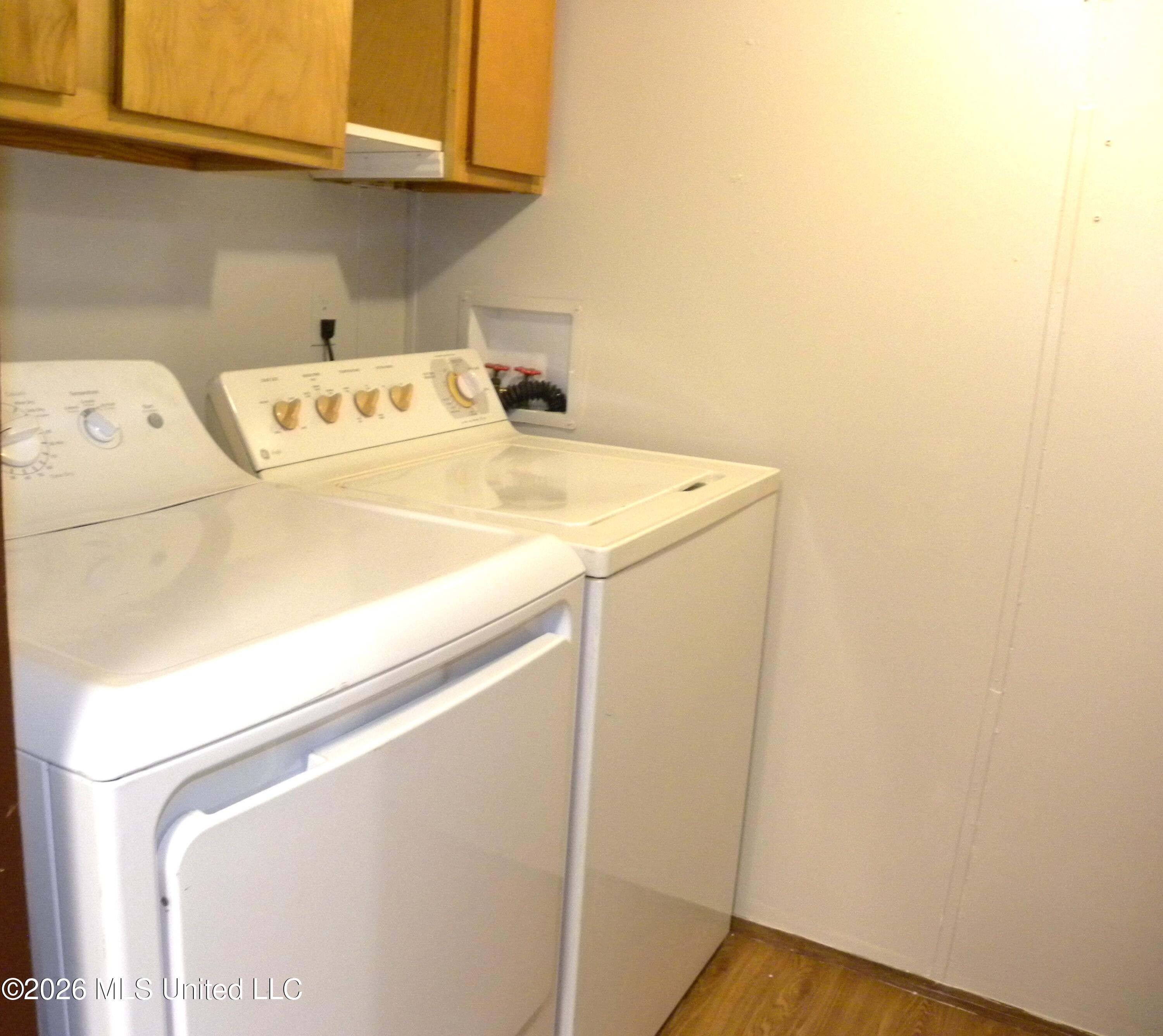 18265 Robin Oaks Drive Property Photo 14