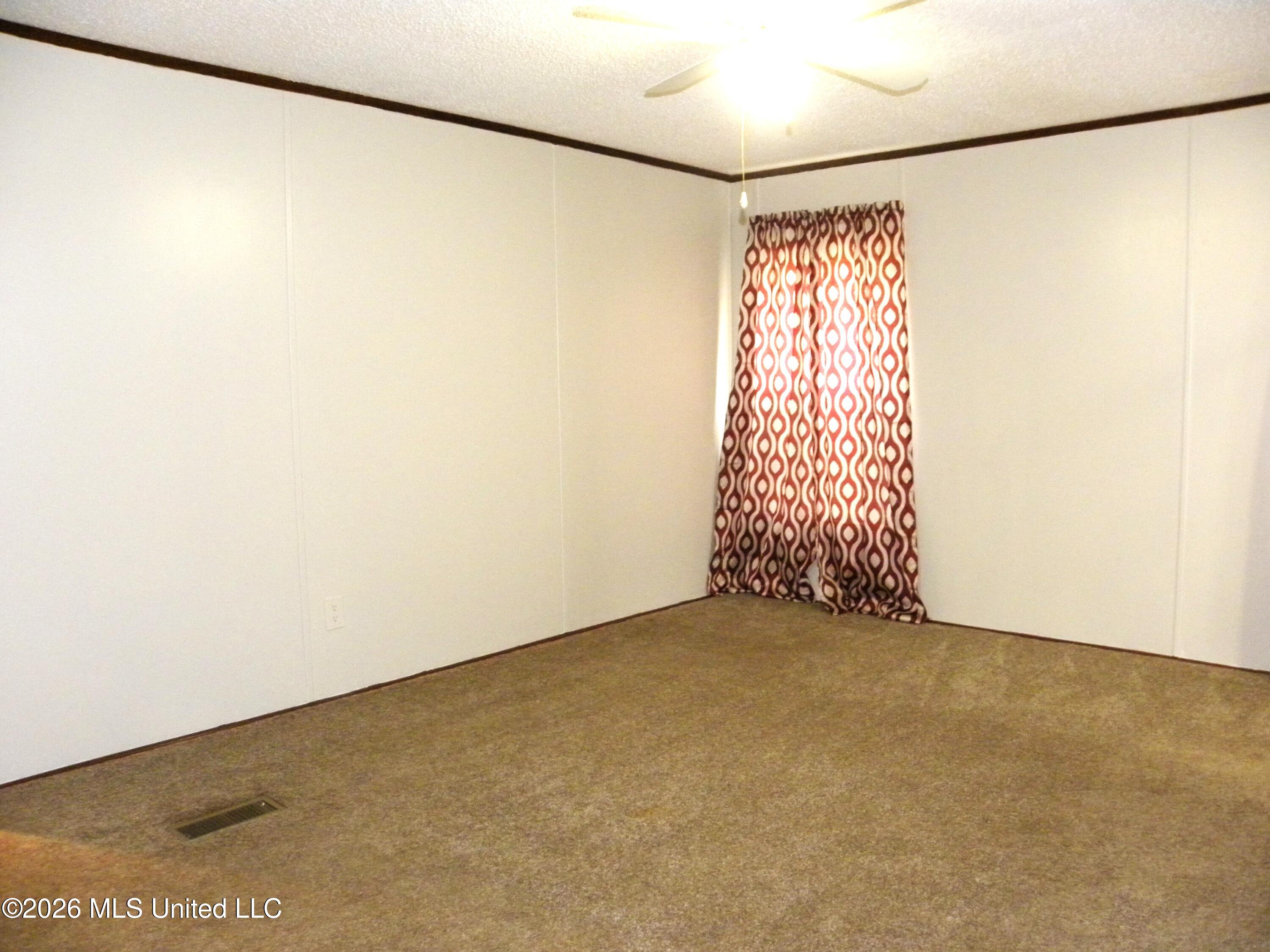 18265 Robin Oaks Drive Property Photo 16