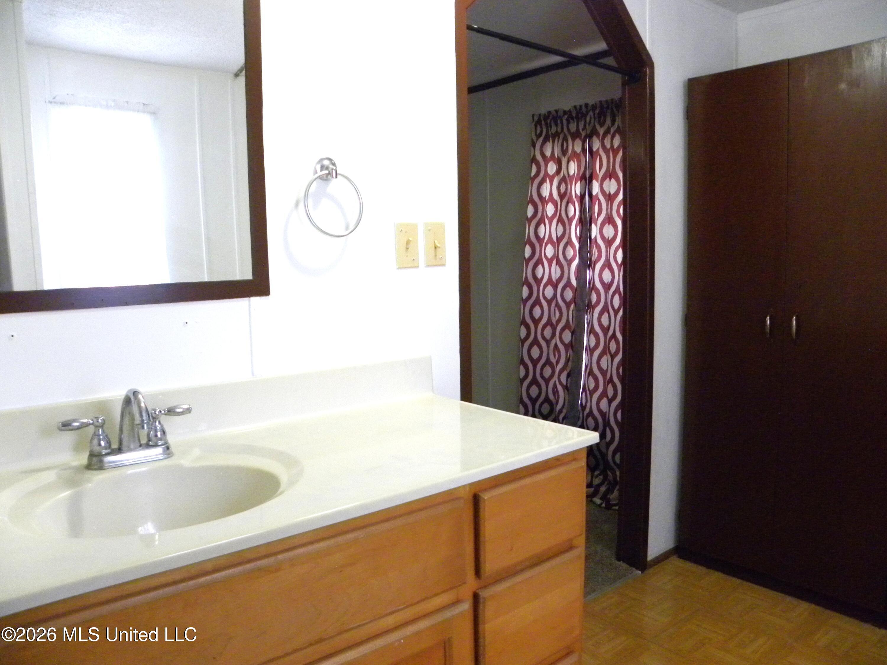 18265 Robin Oaks Drive Property Photo 21