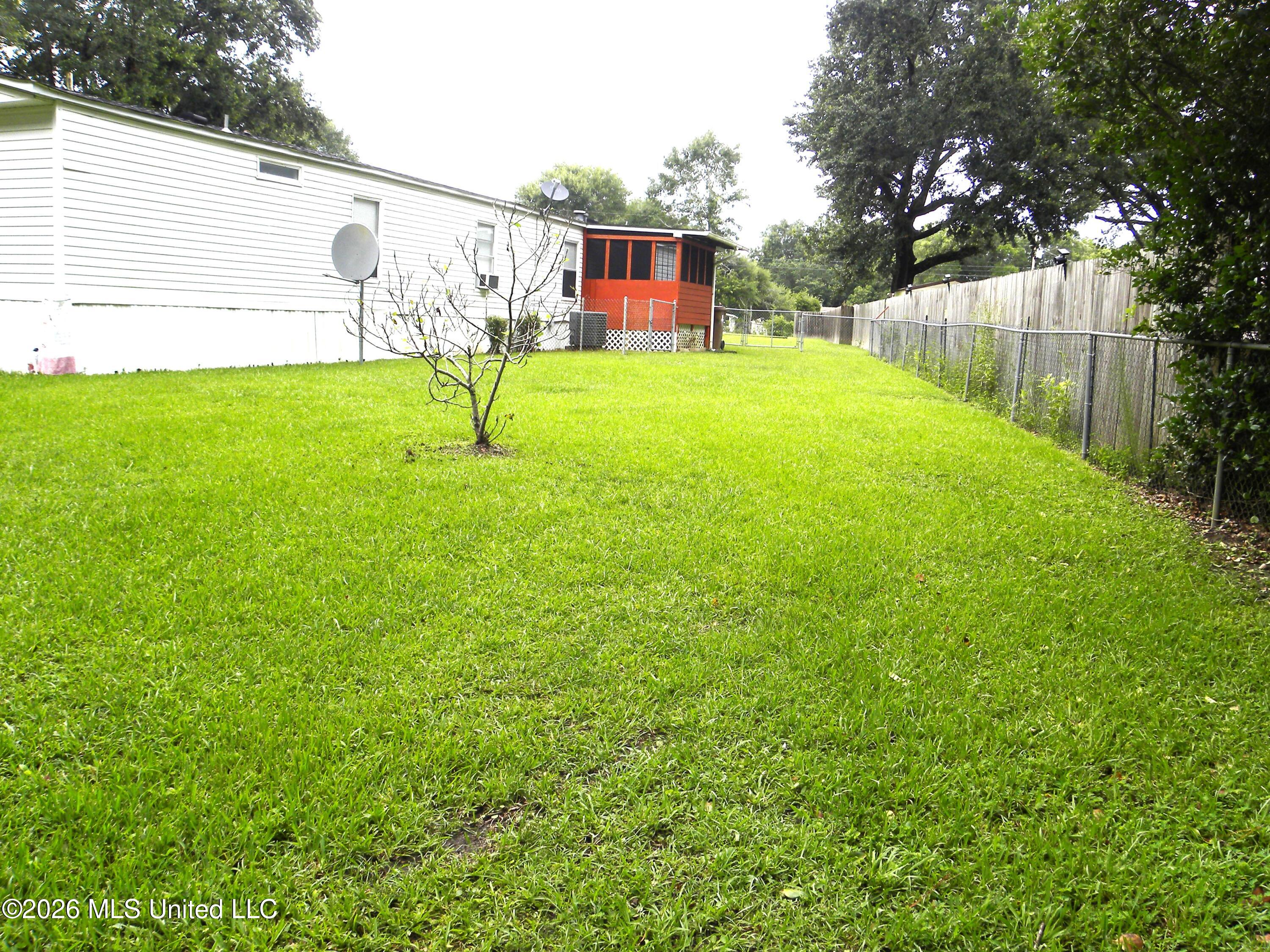 18265 Robin Oaks Drive Property Photo 34
