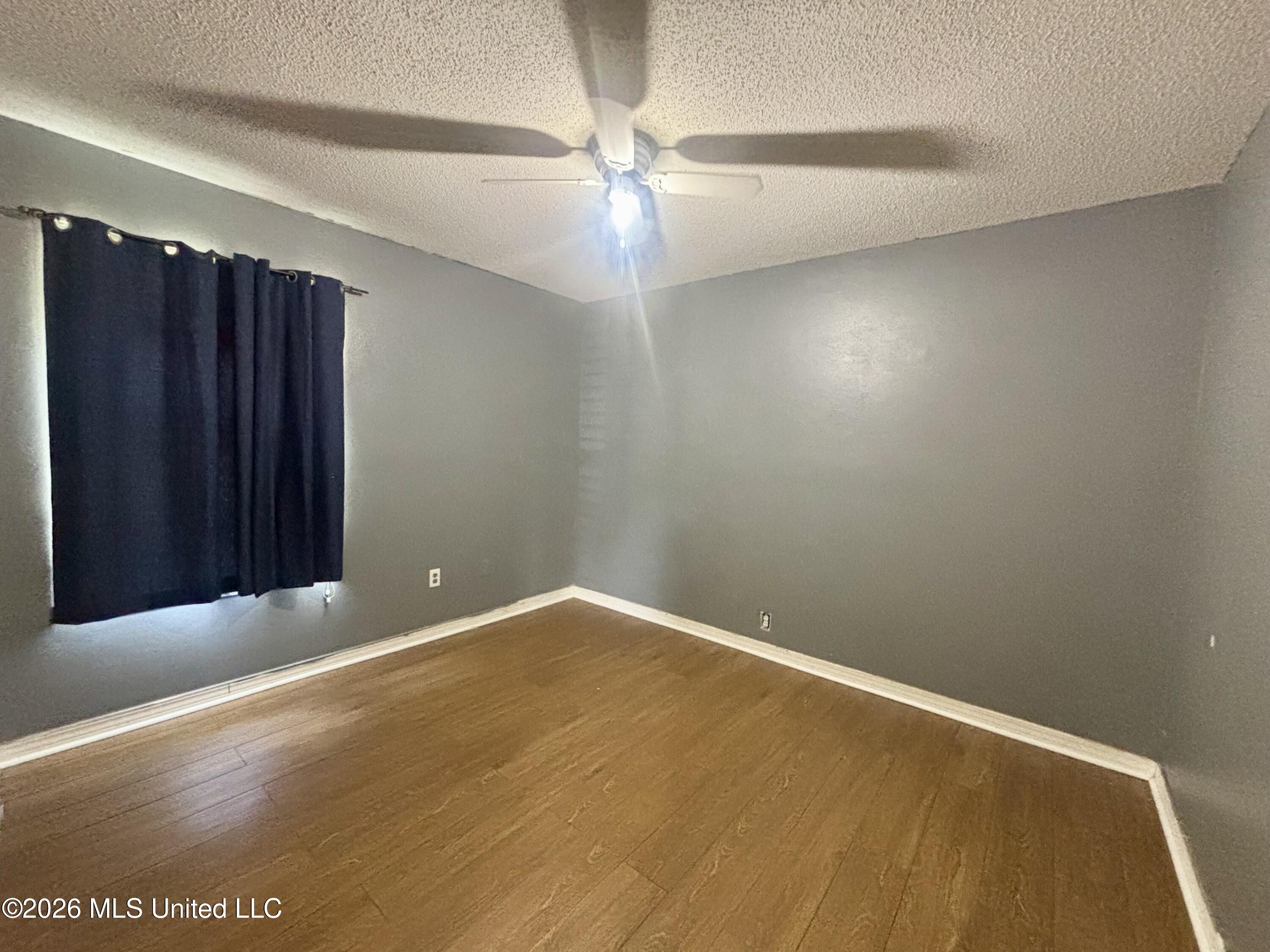7517 Oak Cove Drive Property Photo 9