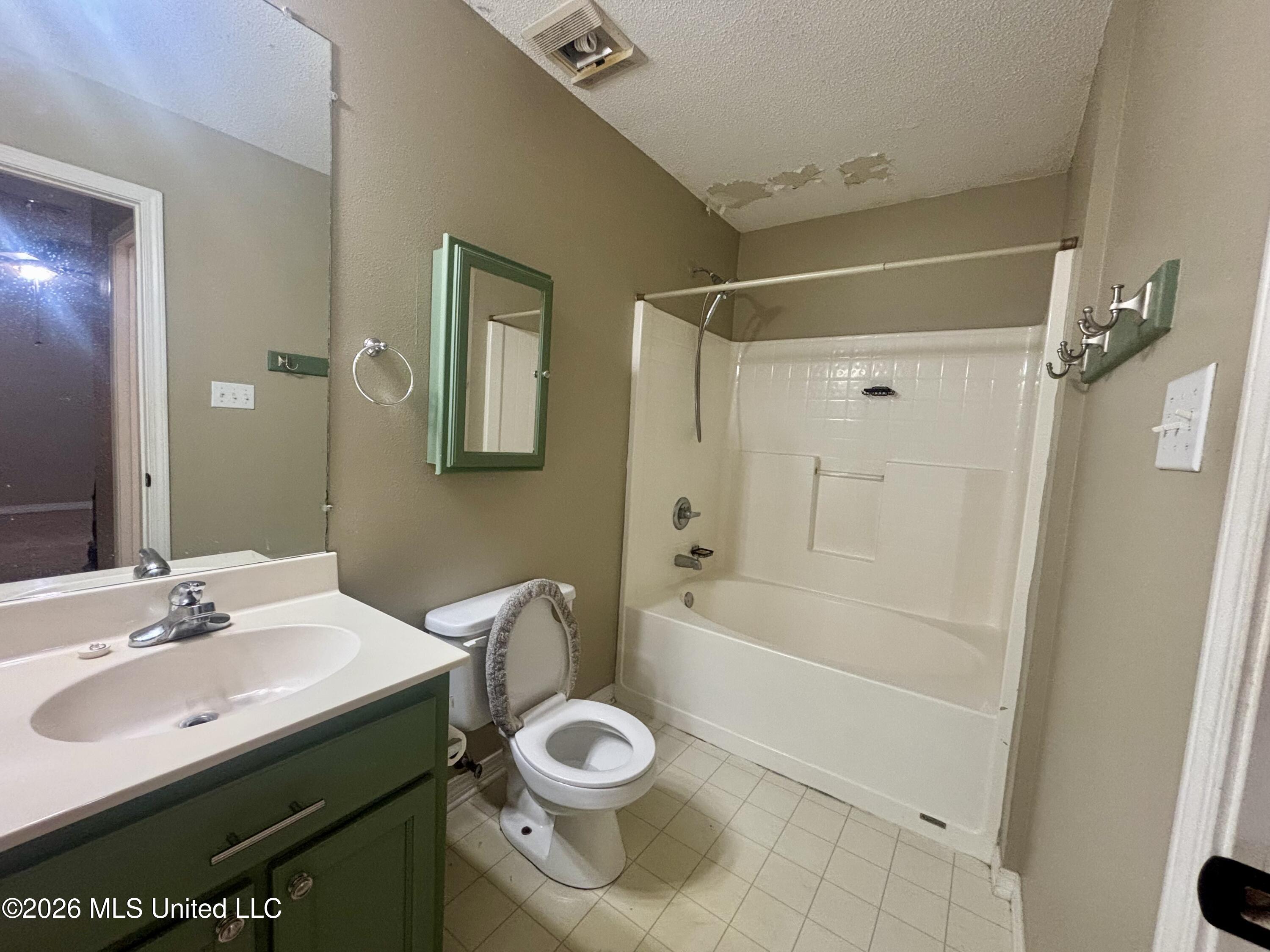 7517 Oak Cove Drive Property Photo 11