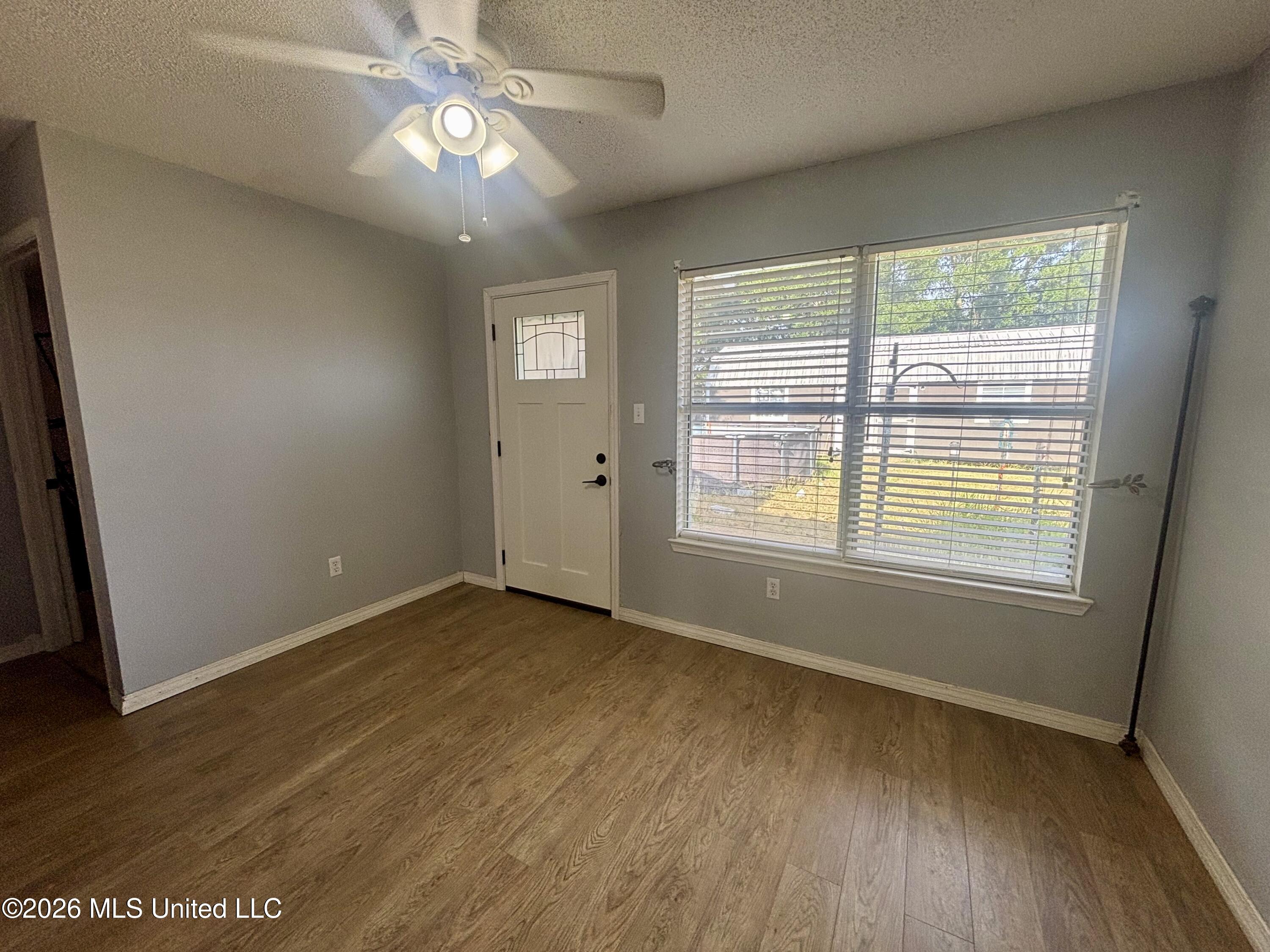 7517 Oak Cove Drive Property Photo 13