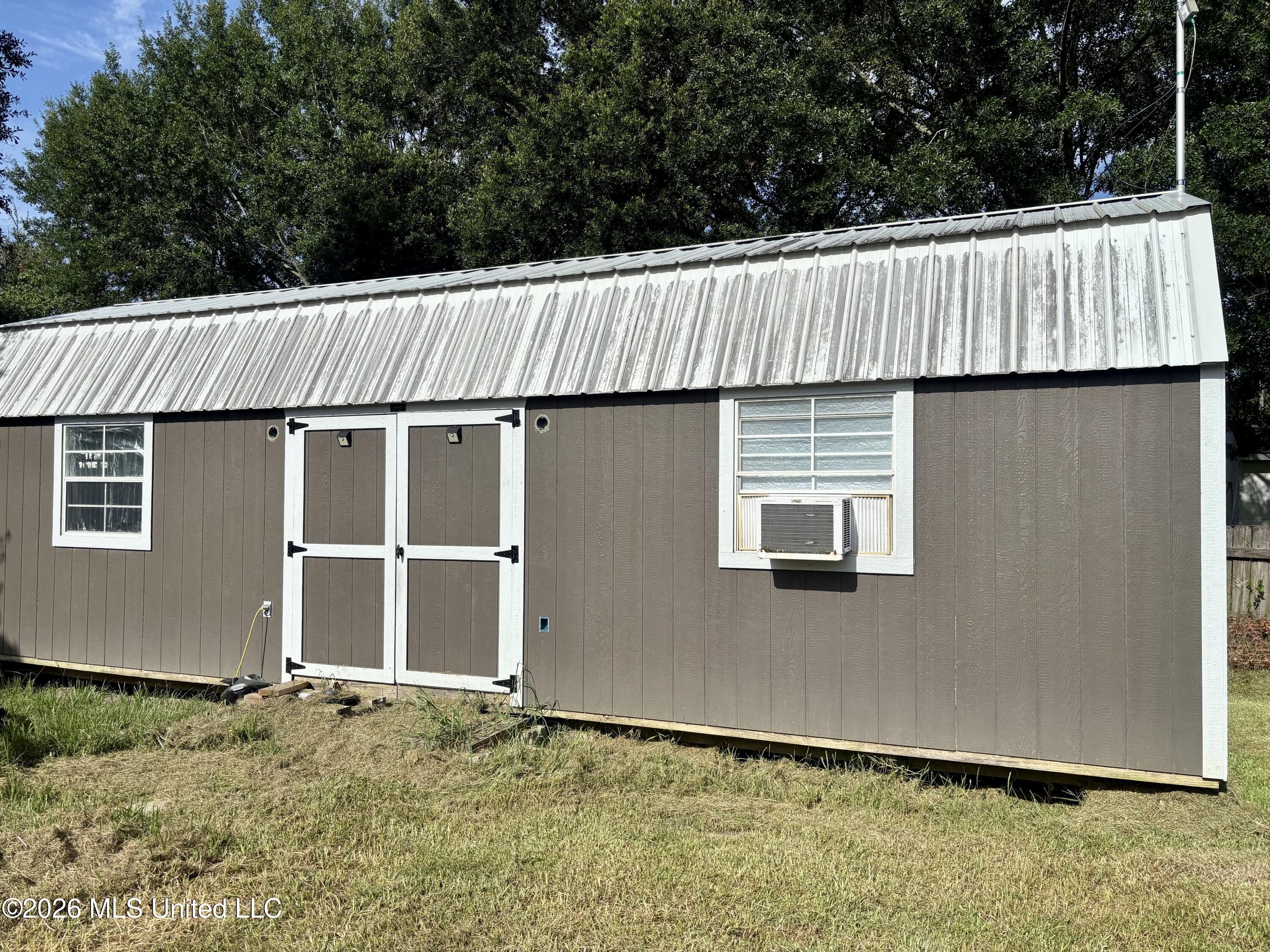 7517 Oak Cove Drive Property Photo 14