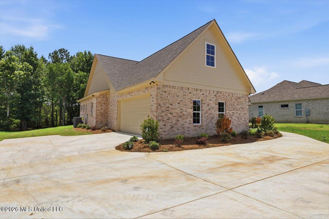 189 Kennedy Farm Parkway Property Photo 4