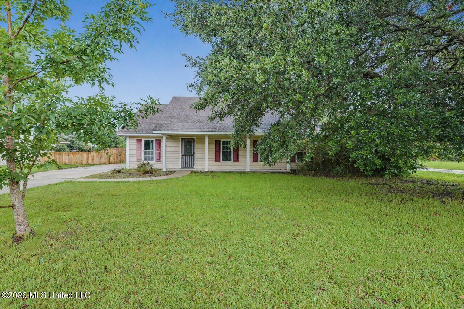 610 Waveland Avenue Property Photo 2