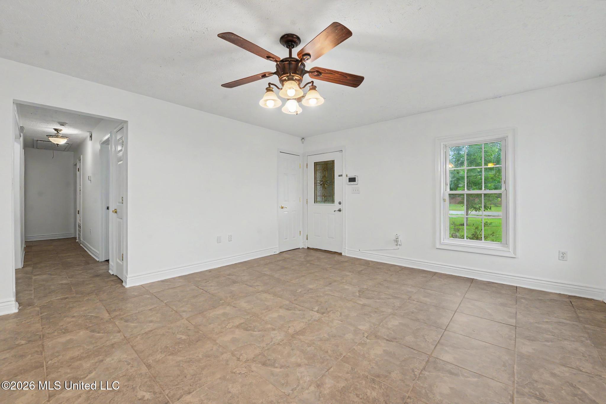 610 Waveland Avenue Property Photo 4