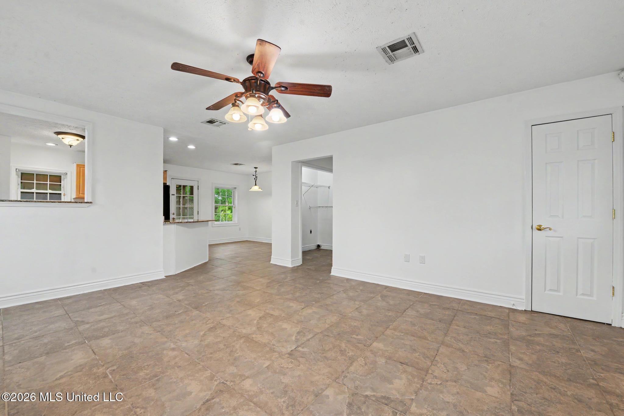 610 Waveland Avenue Property Photo 5