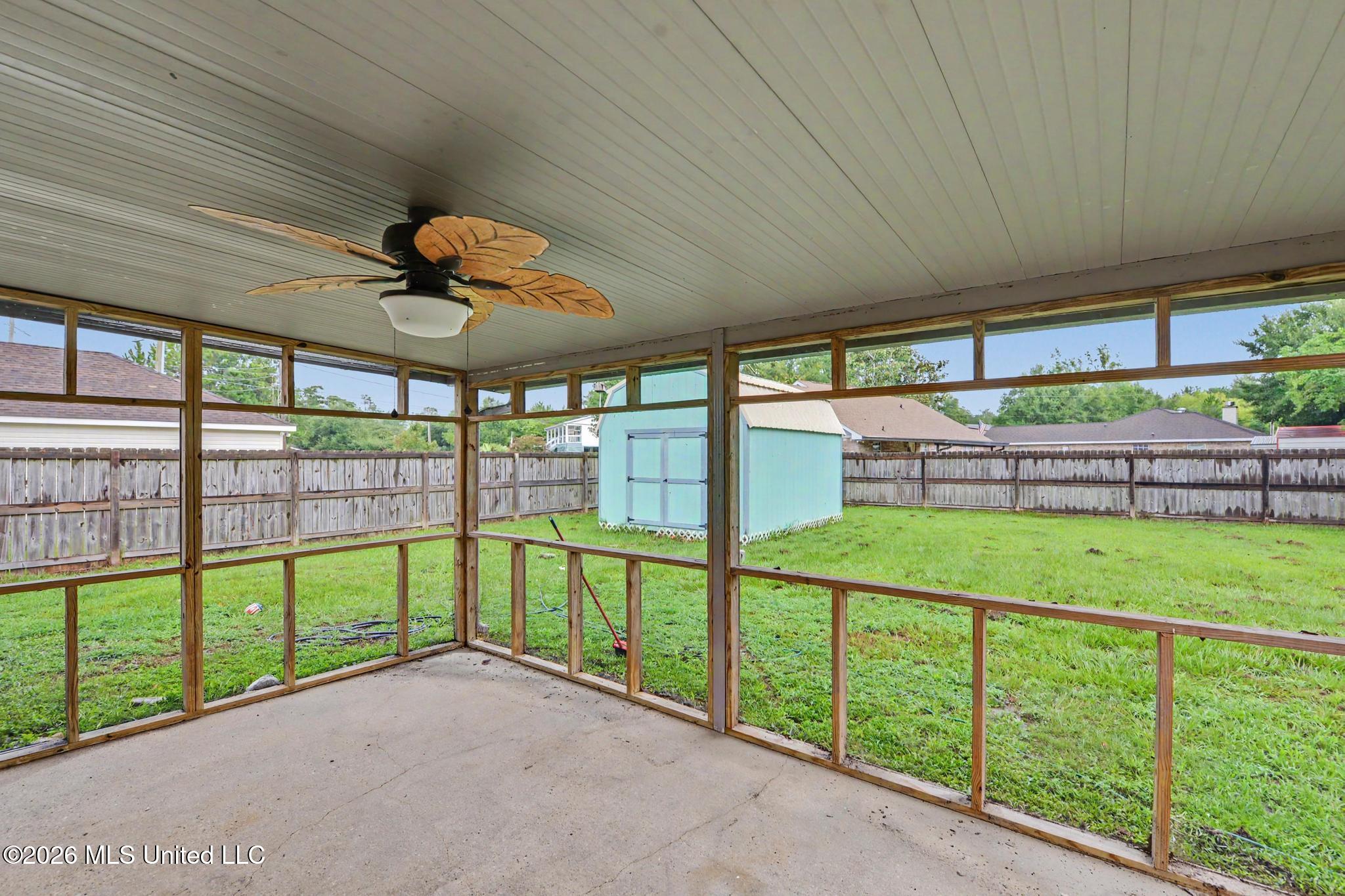 610 Waveland Avenue Property Photo 21
